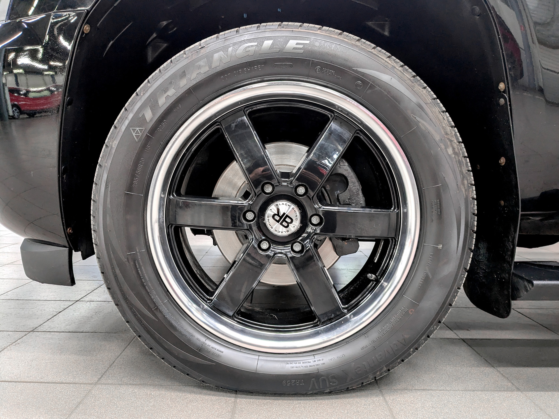CHEVROLET Tahoe 5.30 (325 л.с), автомат, 2013, пробег 86 663 км
