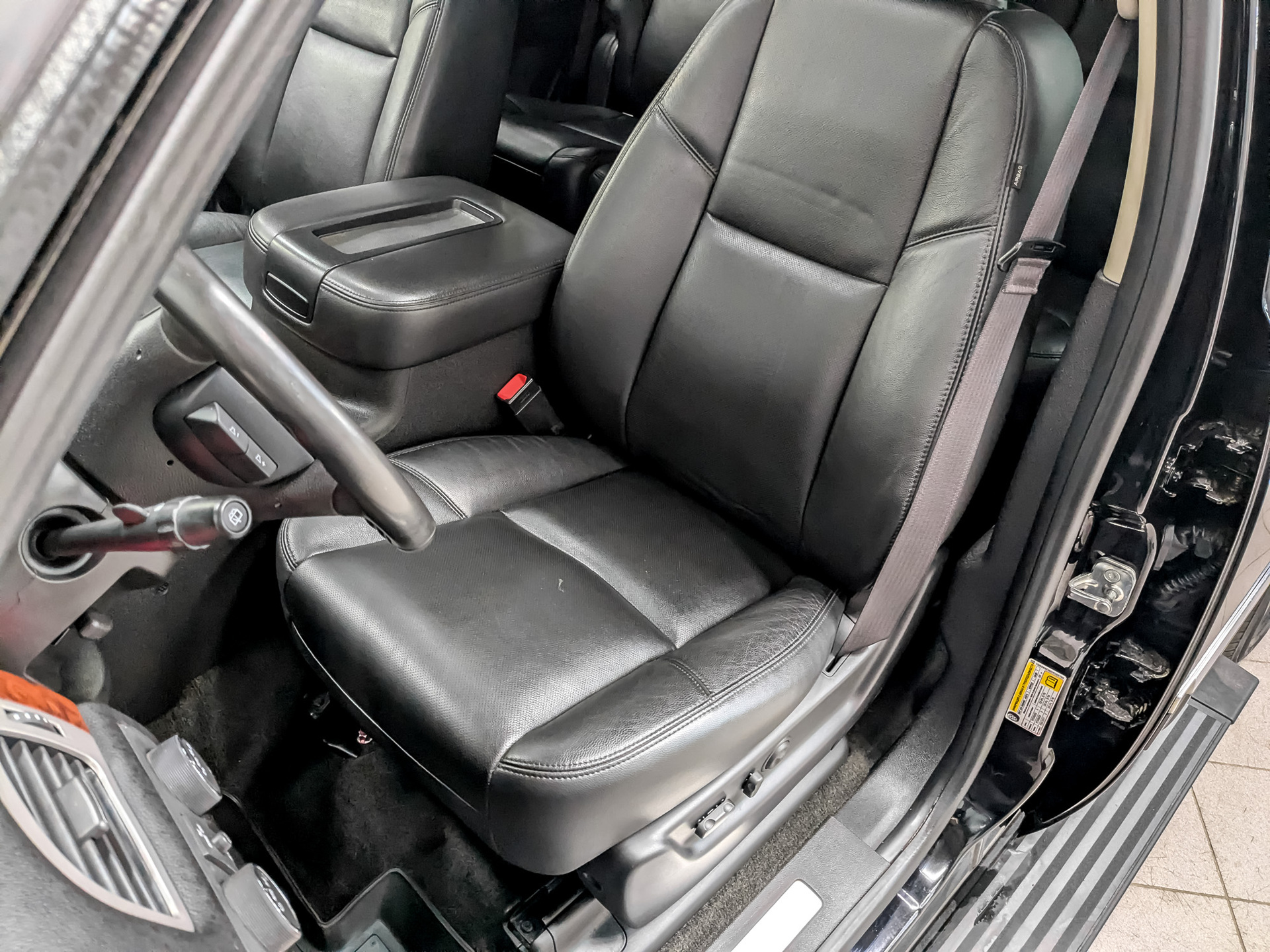 CHEVROLET Tahoe 5.30 (325 л.с), автомат, 2013, пробег 86 663 км