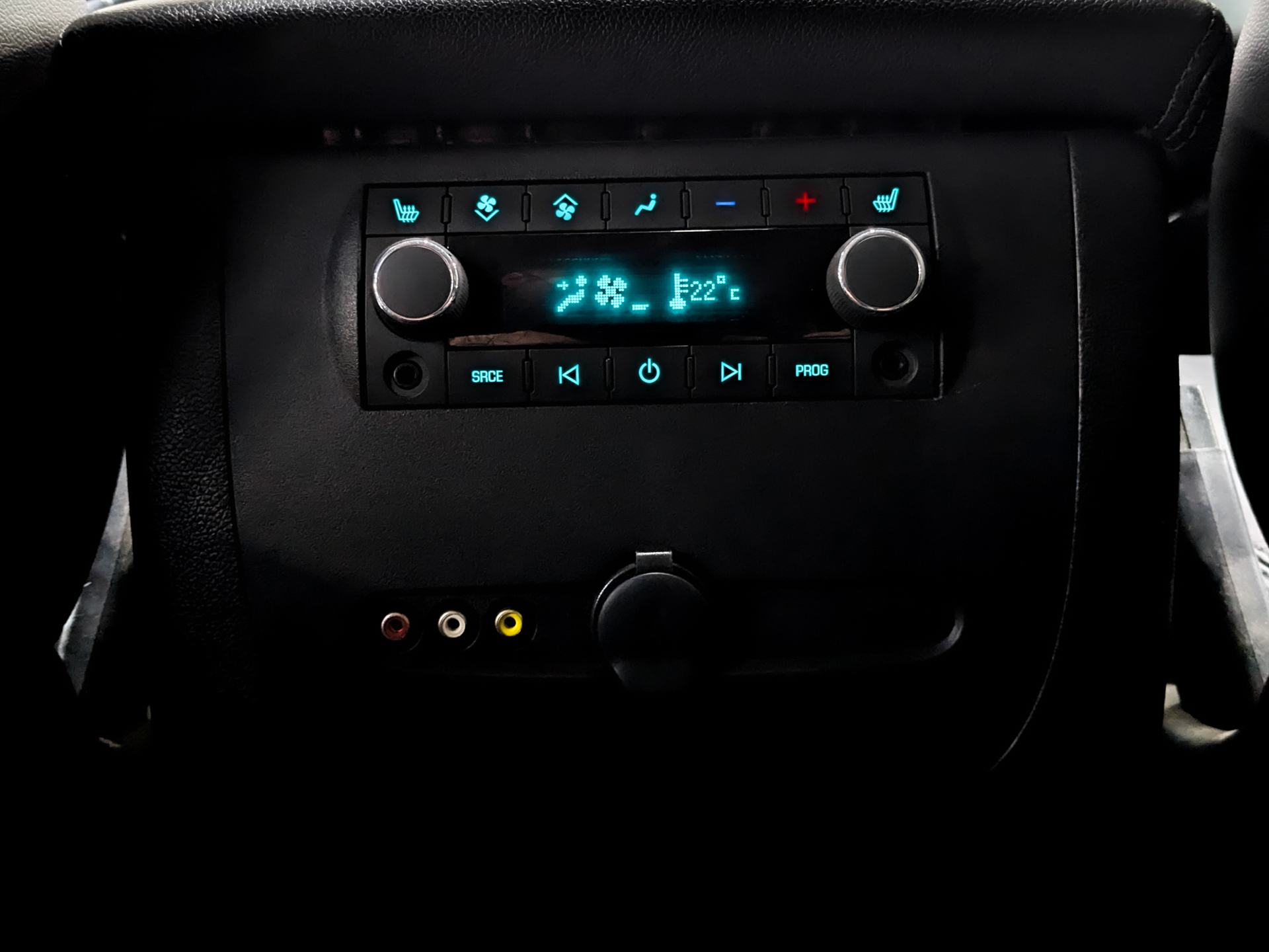 CHEVROLET Tahoe 5.30 (325 л.с), автомат, 2013, пробег 86 663 км