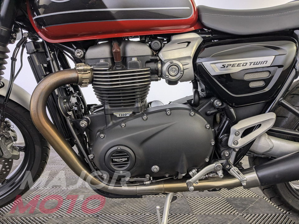 Triumph Speed Twin 1200 - фото №8