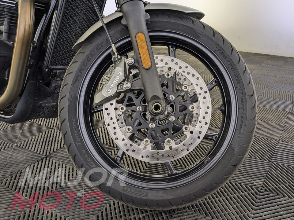 Triumph Speed Twin 1200 - фото №12