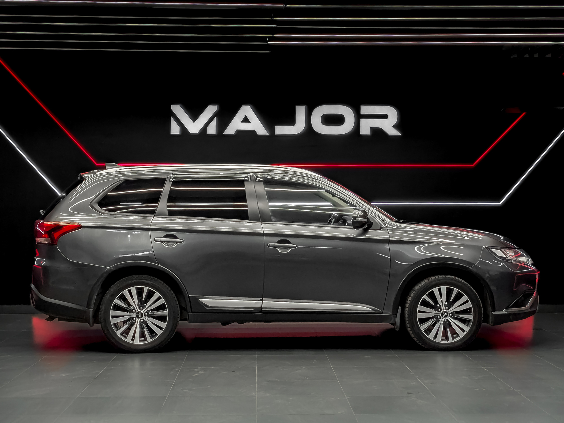 MITSUBISHI Outlander 2.00 (146 л.с), автомат, 2019, пробег 150 952 км