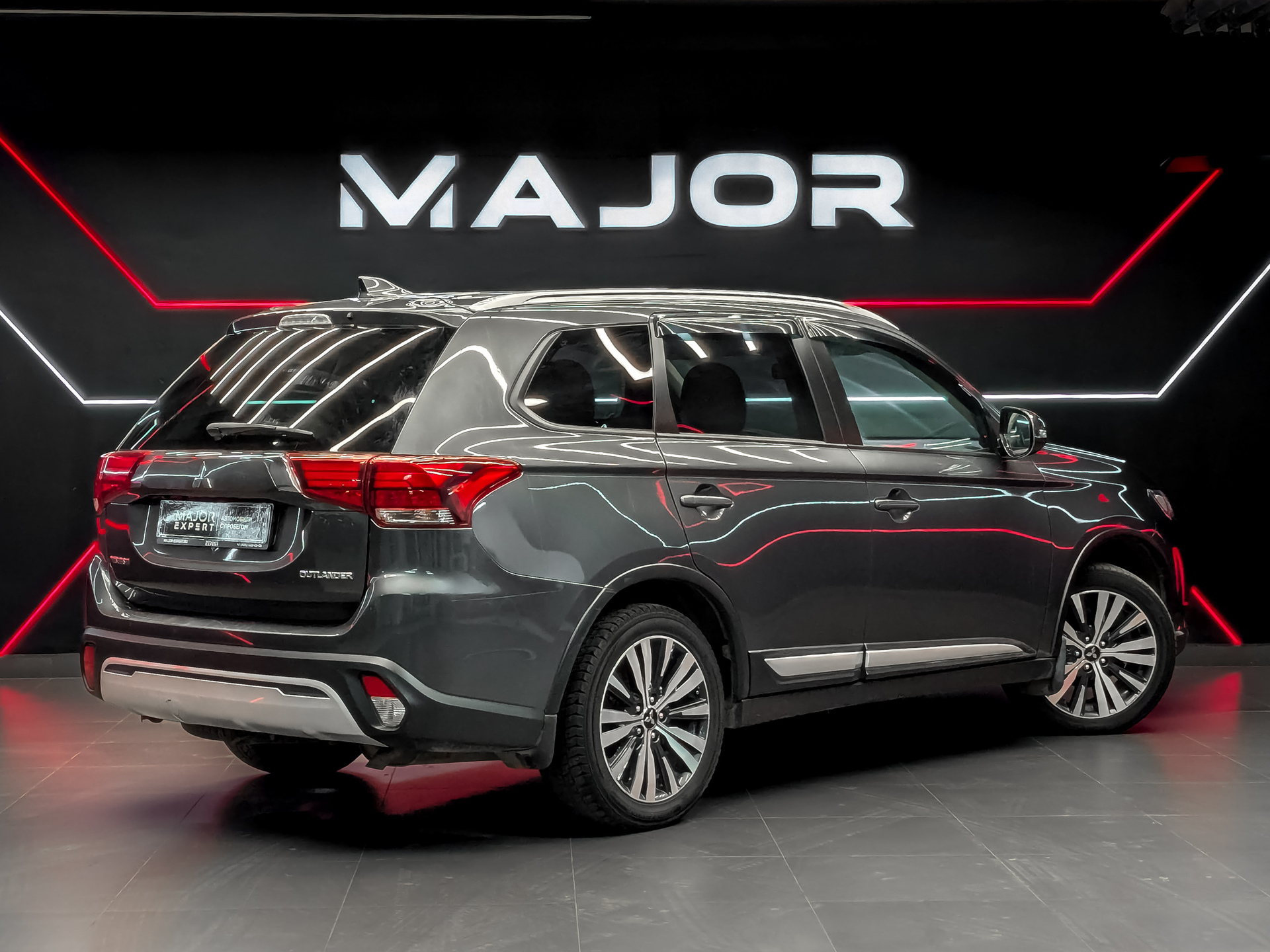 MITSUBISHI Outlander 2.00 (146 л.с), автомат, 2019, пробег 150 952 км