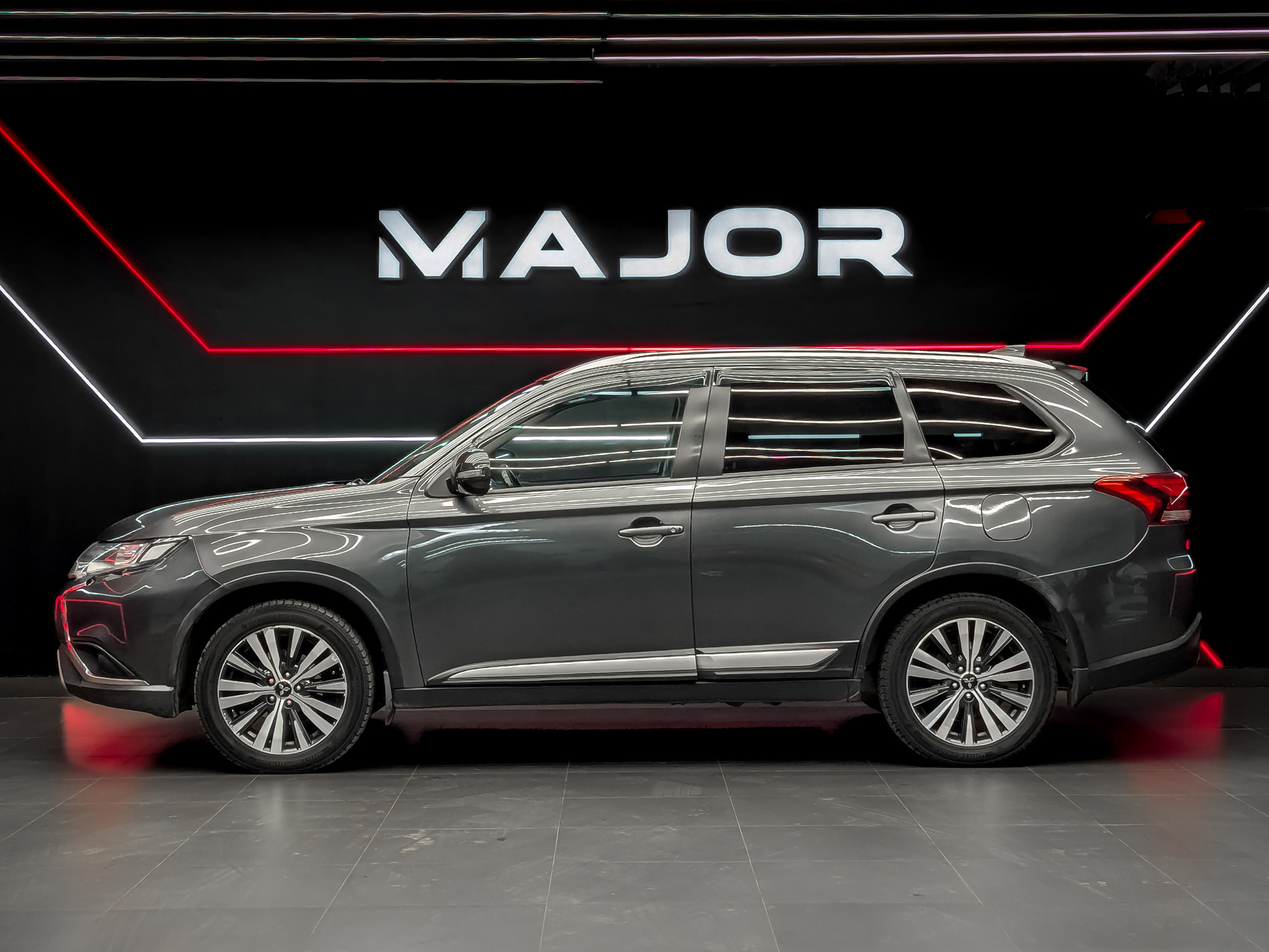 MITSUBISHI Outlander 2.00 (146 л.с), автомат, 2019, пробег 150 952 км