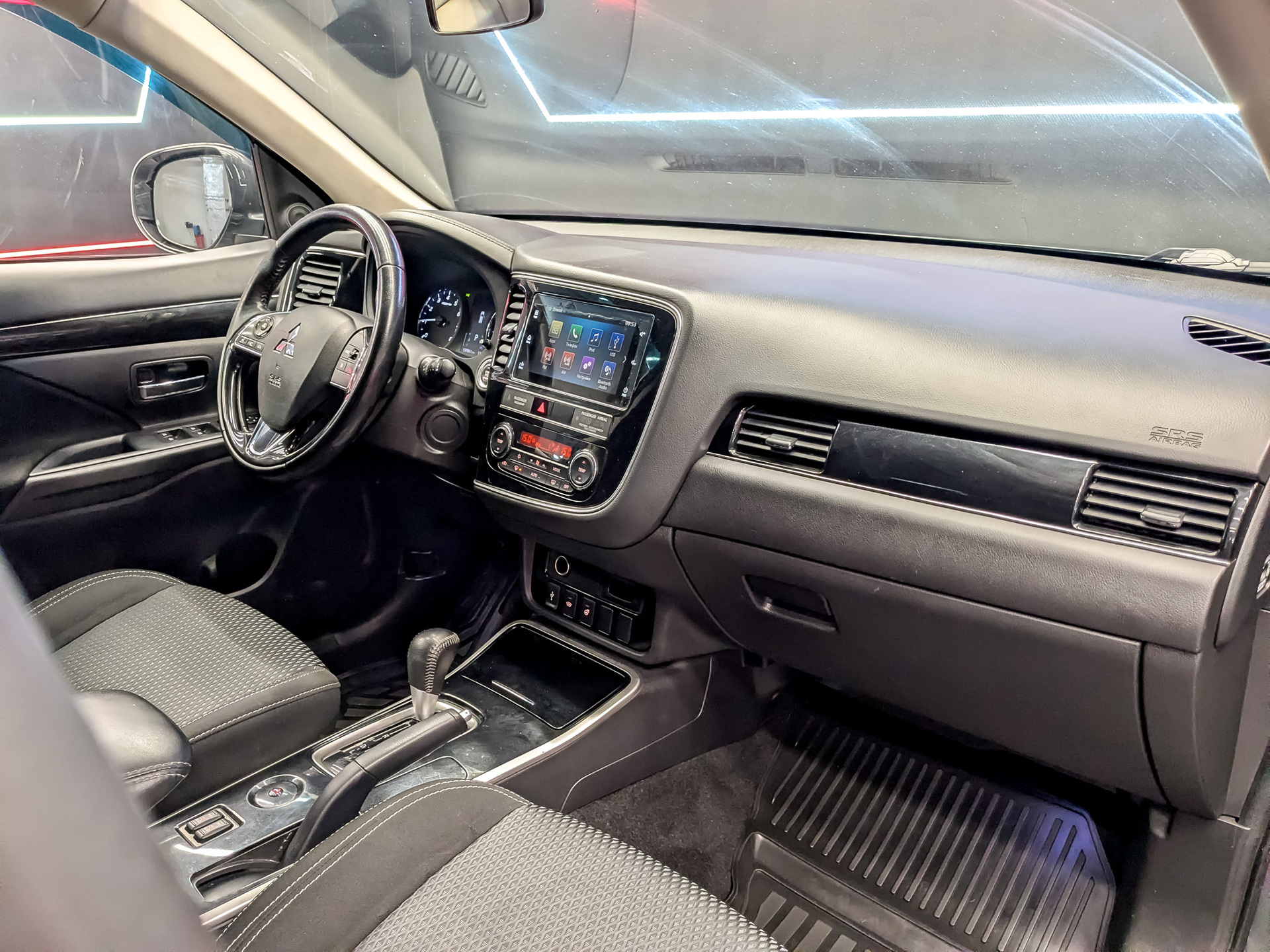 MITSUBISHI Outlander 2.00 (146 л.с), автомат, 2019, пробег 150 952 км