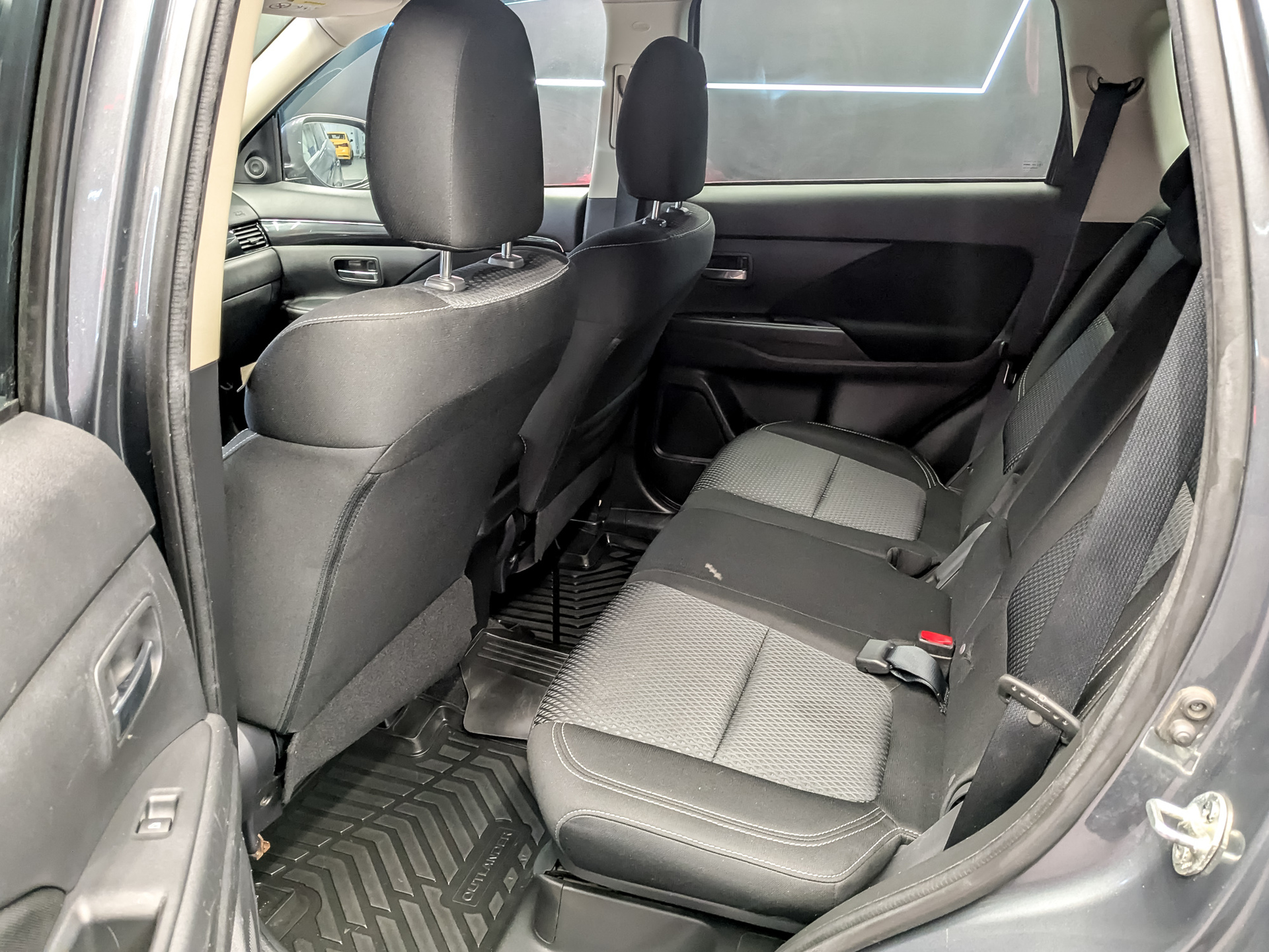 MITSUBISHI Outlander 2.00 (146 л.с), автомат, 2019, пробег 150 952 км