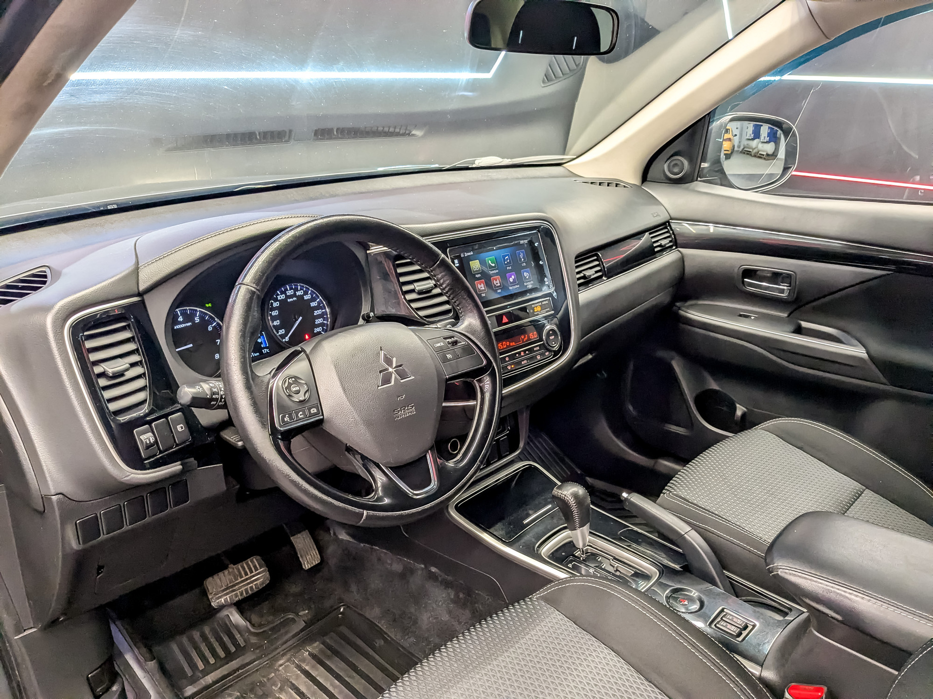 MITSUBISHI Outlander 2.00 (146 л.с), автомат, 2019, пробег 150 952 км