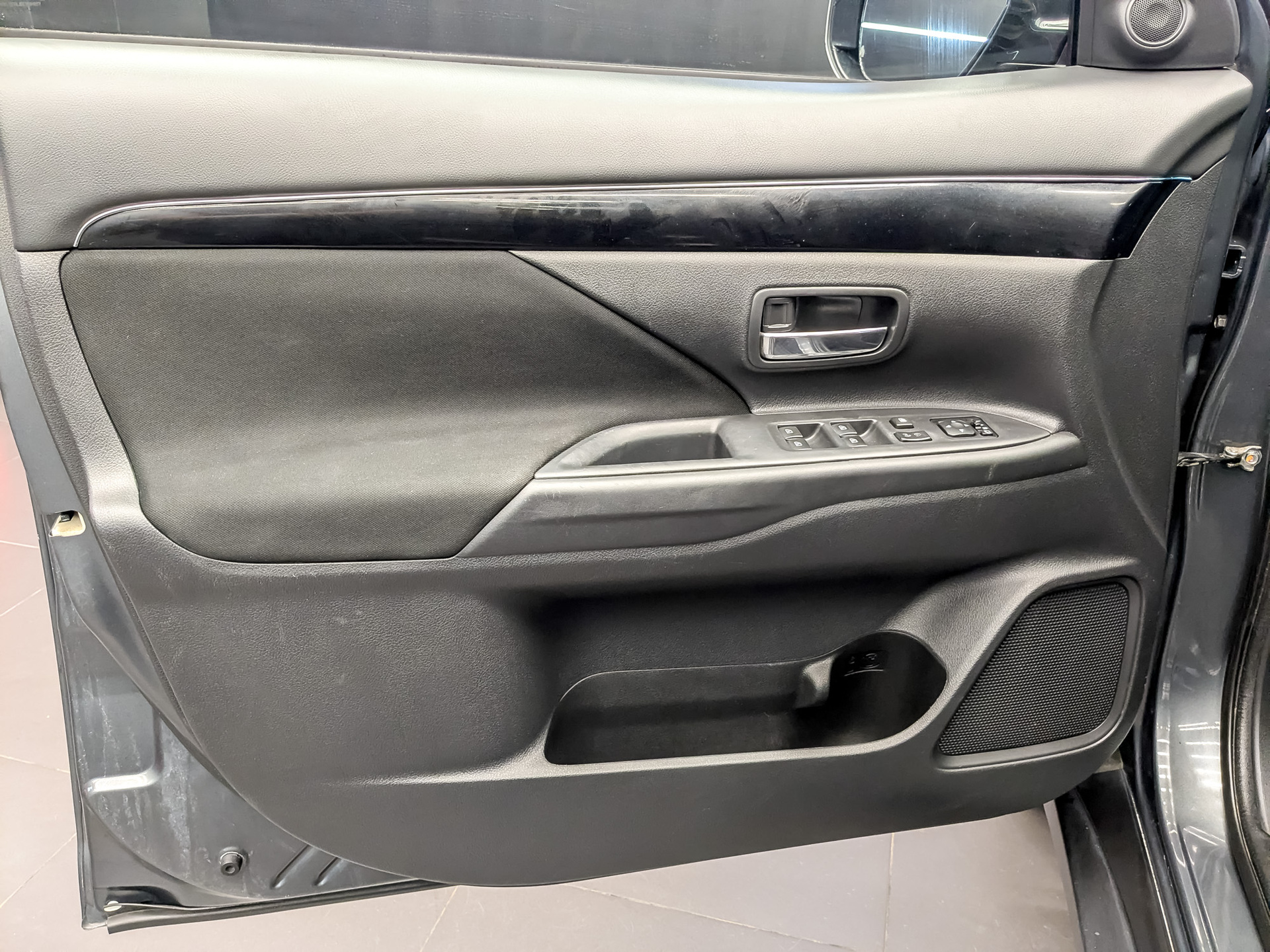 MITSUBISHI Outlander 2.00 (146 л.с), автомат, 2019, пробег 150 952 км