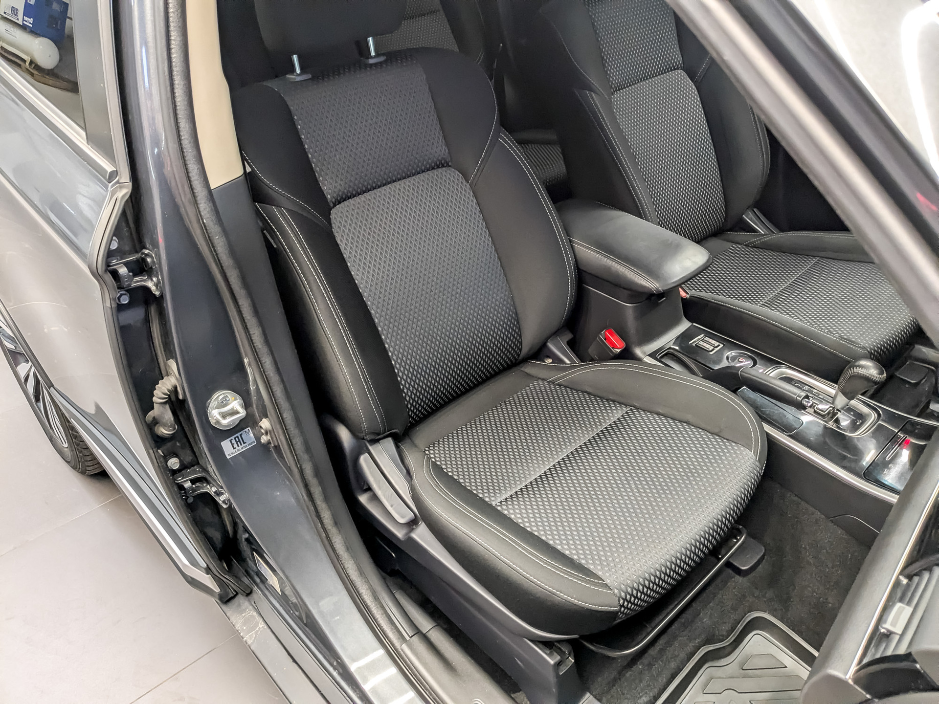MITSUBISHI Outlander 2.00 (146 л.с), автомат, 2019, пробег 150 952 км