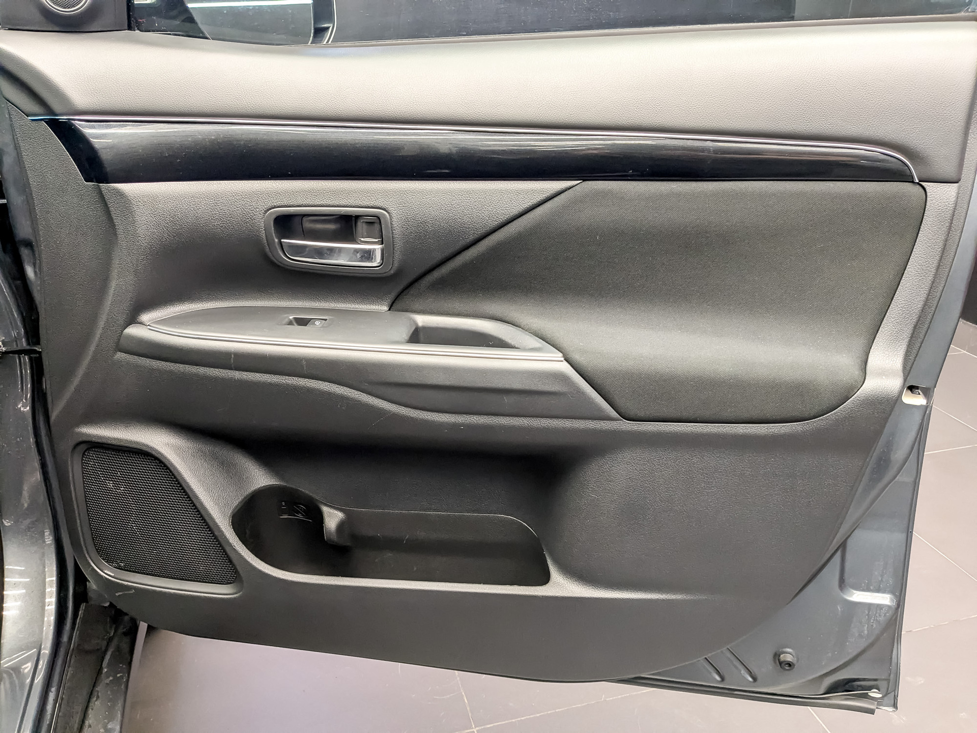 MITSUBISHI Outlander 2.00 (146 л.с), автомат, 2019, пробег 150 952 км
