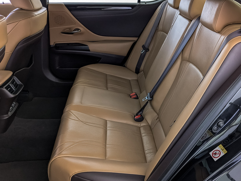 Фото Lexus ES с пробегом 114624 км