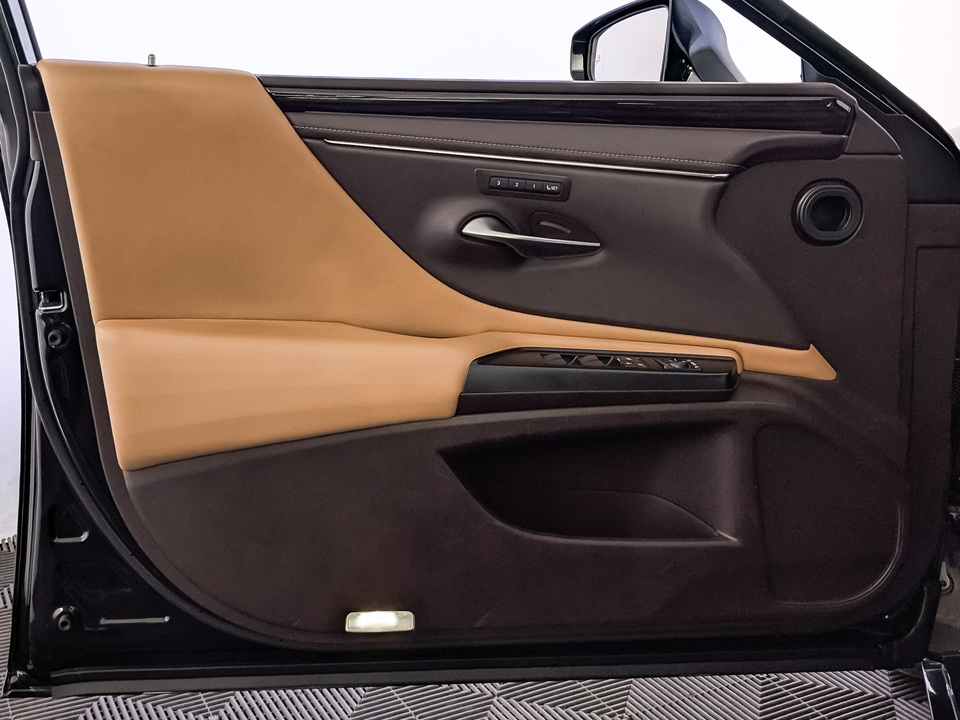 Фото Lexus ES с пробегом 114624 км