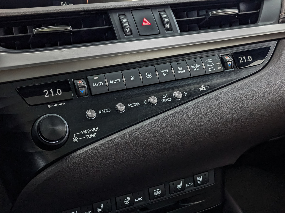 Фото Lexus ES с пробегом 114624 км