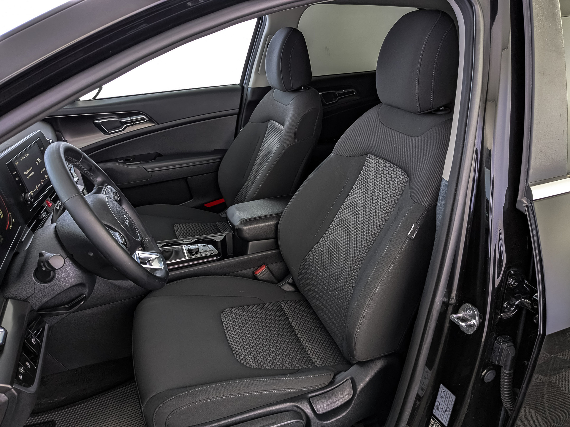 KIA Sportage 2.00 (150 л.с), автомат, 2023, пробег 31 900 км