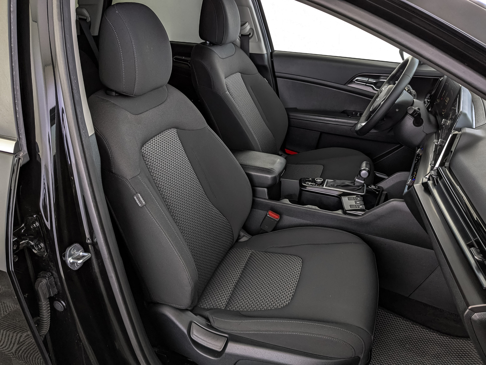 KIA Sportage 2.00 (150 л.с), автомат, 2023, пробег 31 900 км