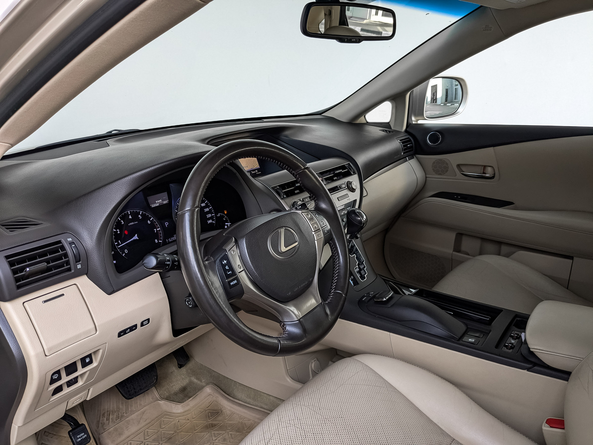 LEXUS RX 2.70 (188 л.с), автомат, 2014, пробег 216 288 км