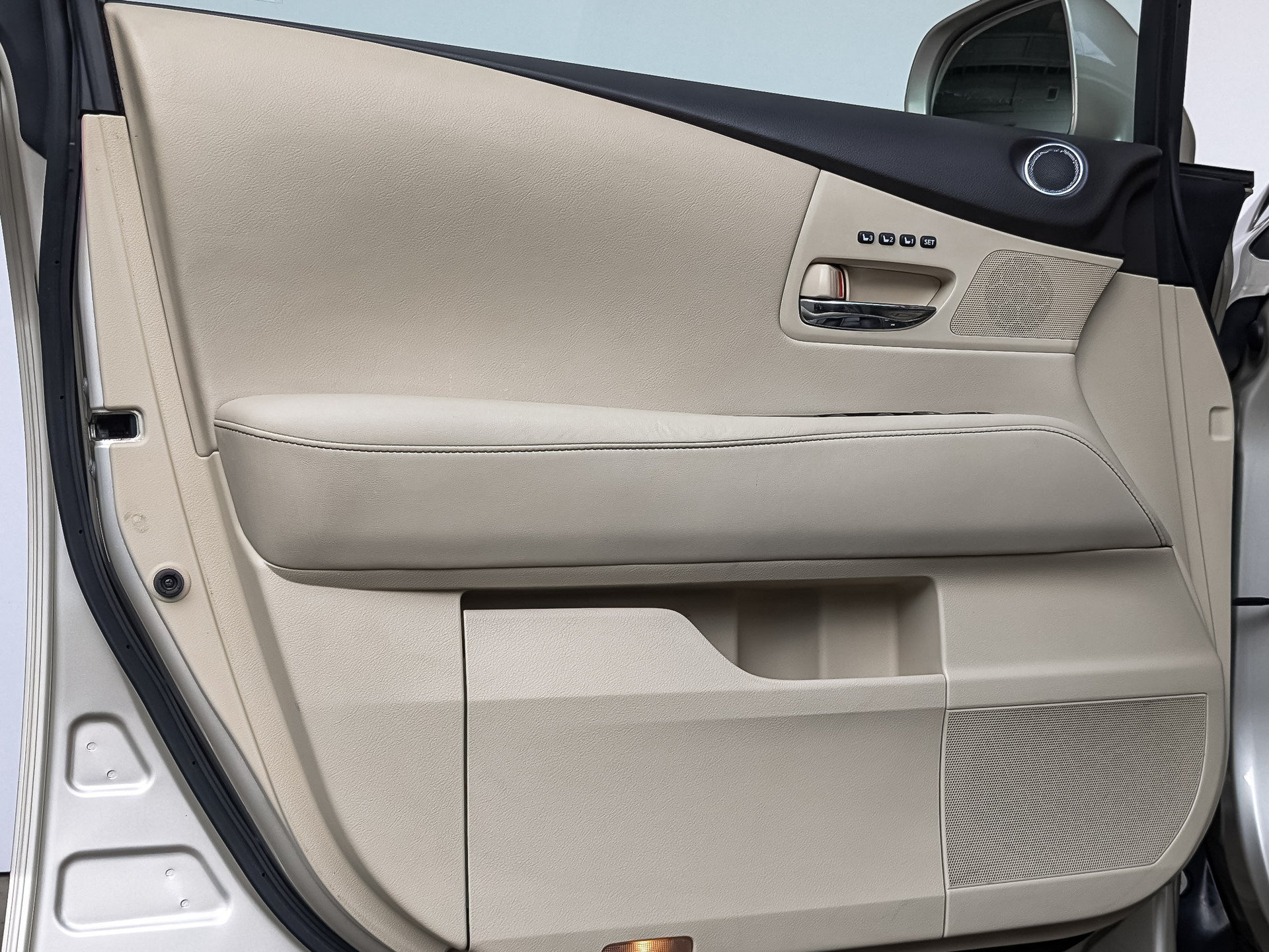 LEXUS RX 2.70 (188 л.с), автомат, 2014, пробег 216 288 км