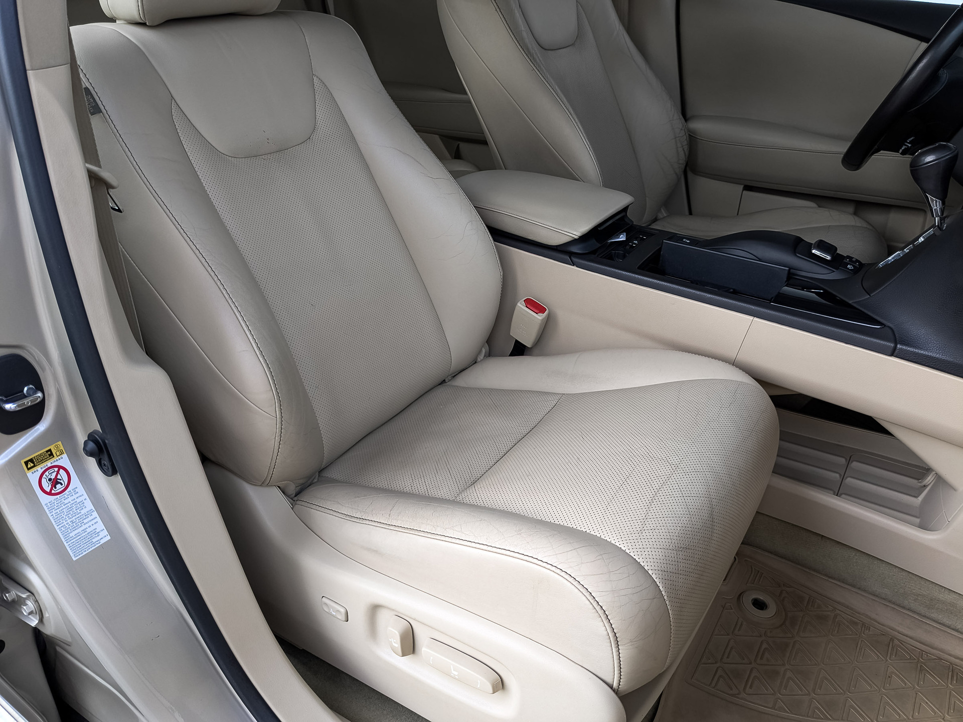 LEXUS RX 2.70 (188 л.с), автомат, 2014, пробег 216 288 км