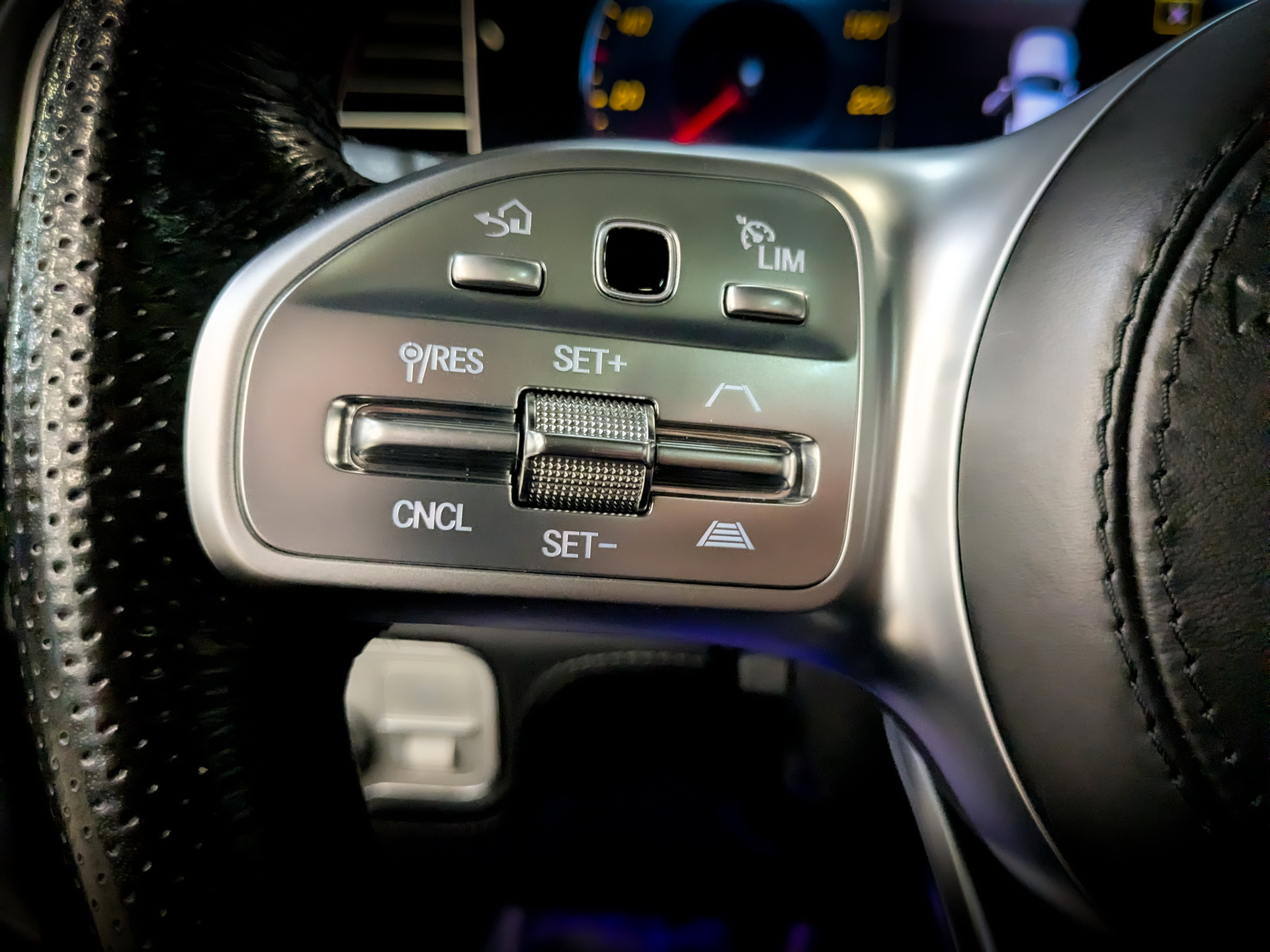 MERCEDES-BENZ GLS 4.00 (489 л.с), автомат, 2020, пробег 93 460 км