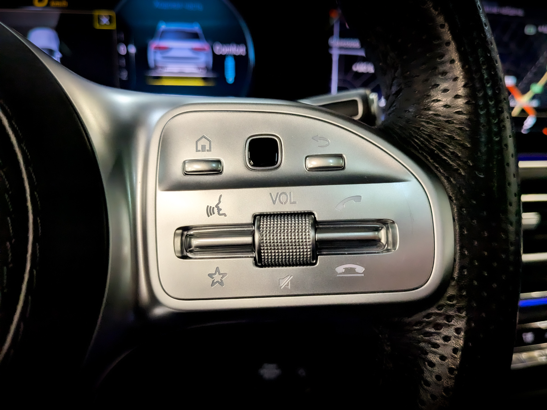 MERCEDES-BENZ GLS 4.00 (489 л.с), автомат, 2020, пробег 93 460 км