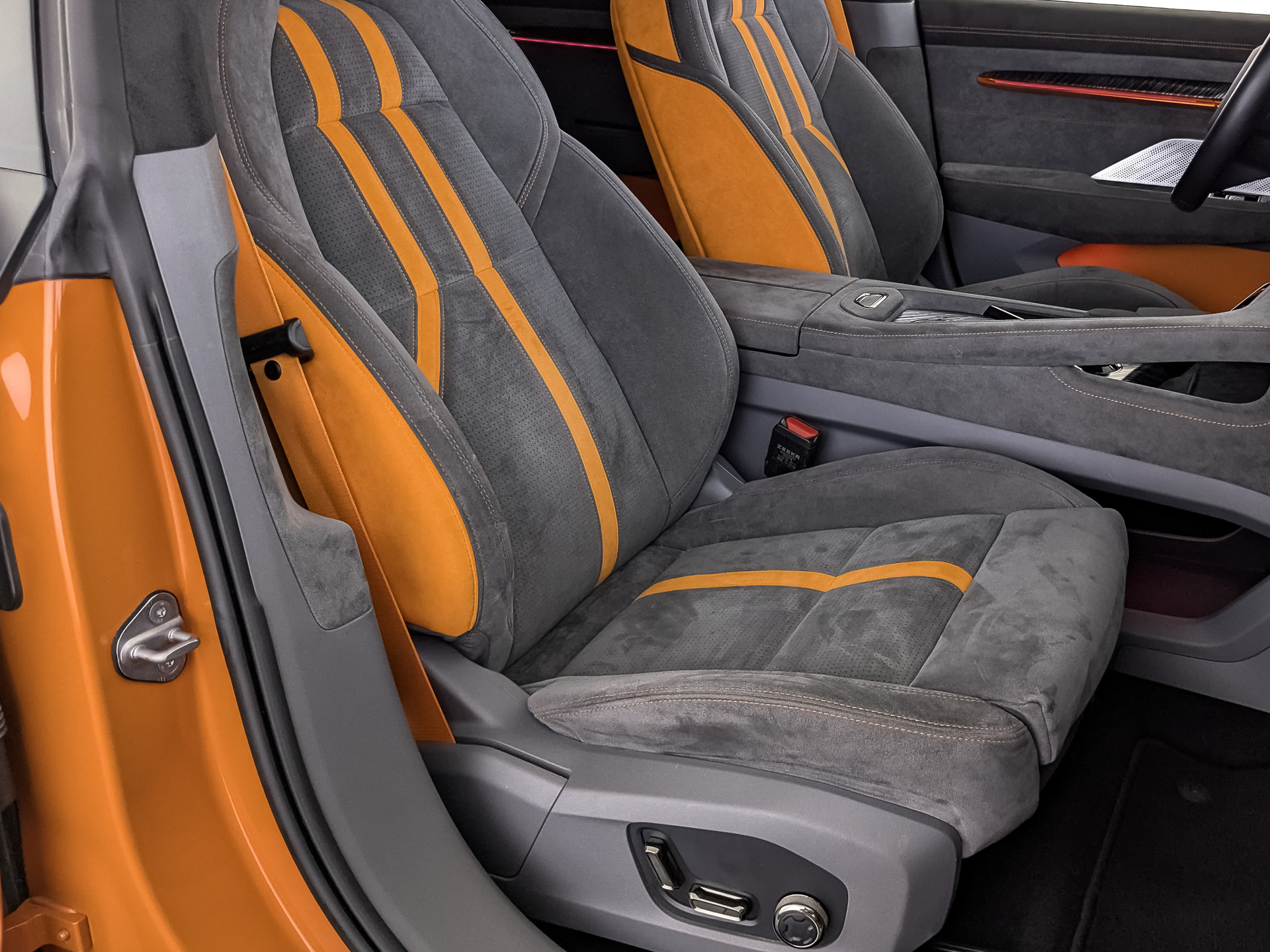 ZEEKR 001 0.00 (204 л.с), автомат, 2023, пробег 65 610 км