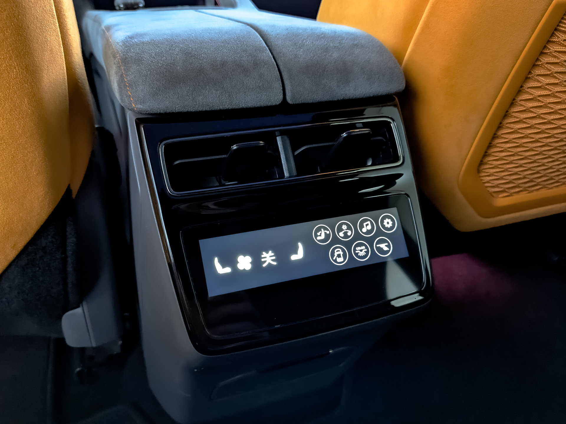 ZEEKR 001 0.00 (204 л.с), автомат, 2023, пробег 65 610 км