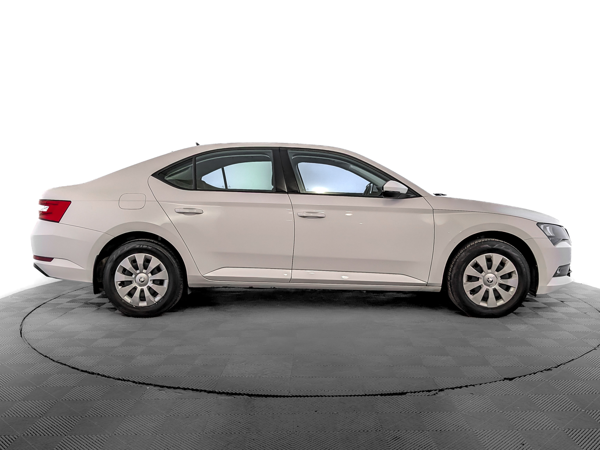 SKODA Superb 1.40 (150 л.с), автомат, 2019, пробег 40 183 км