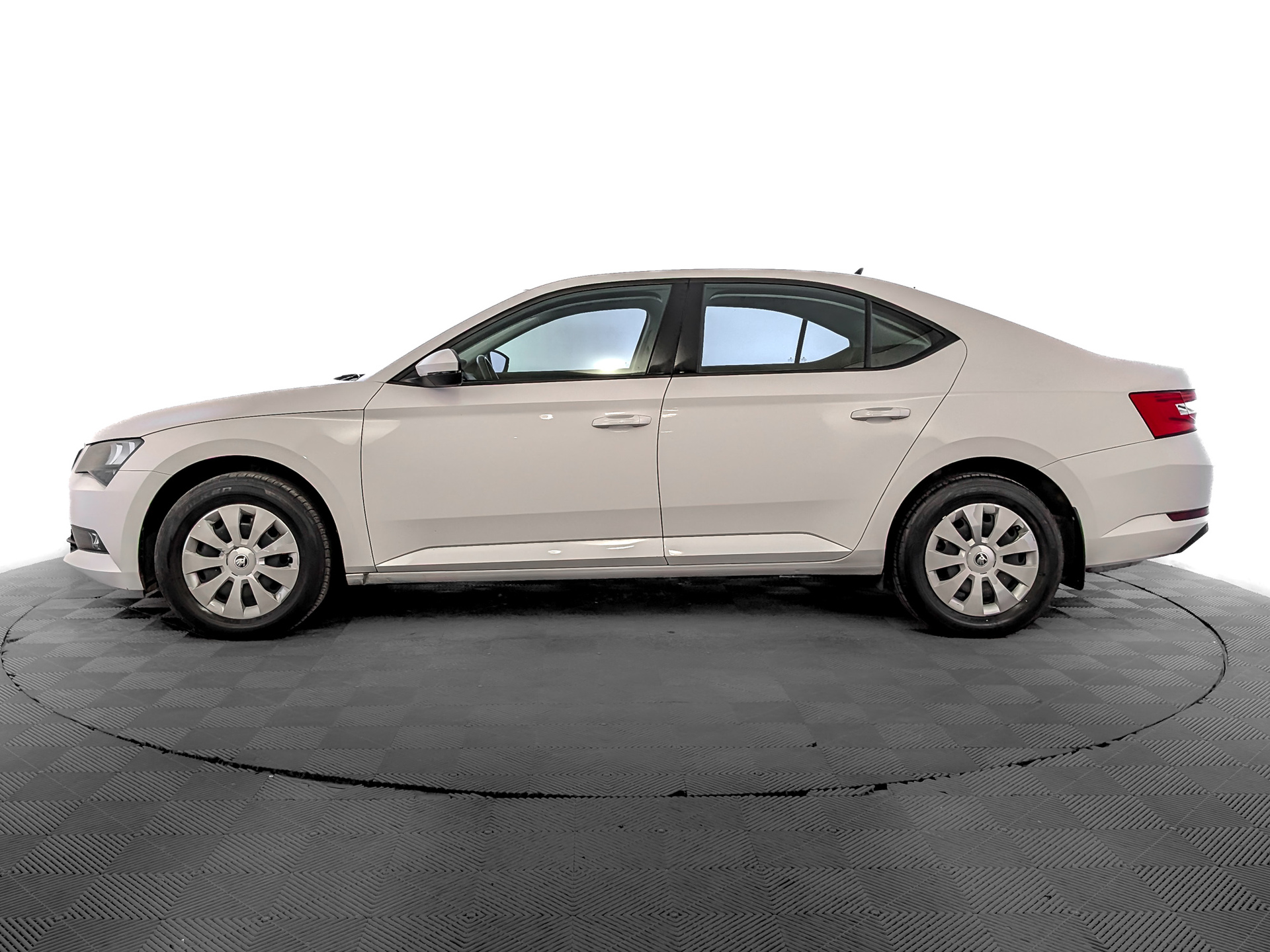 SKODA Superb 1.40 (150 л.с), автомат, 2019, пробег 40 183 км
