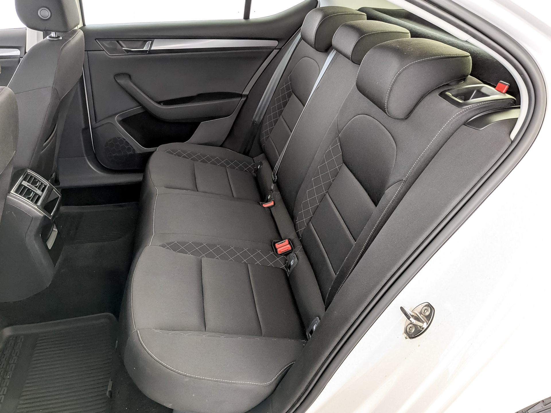 SKODA Superb 1.40 (150 л.с), автомат, 2019, пробег 40 183 км