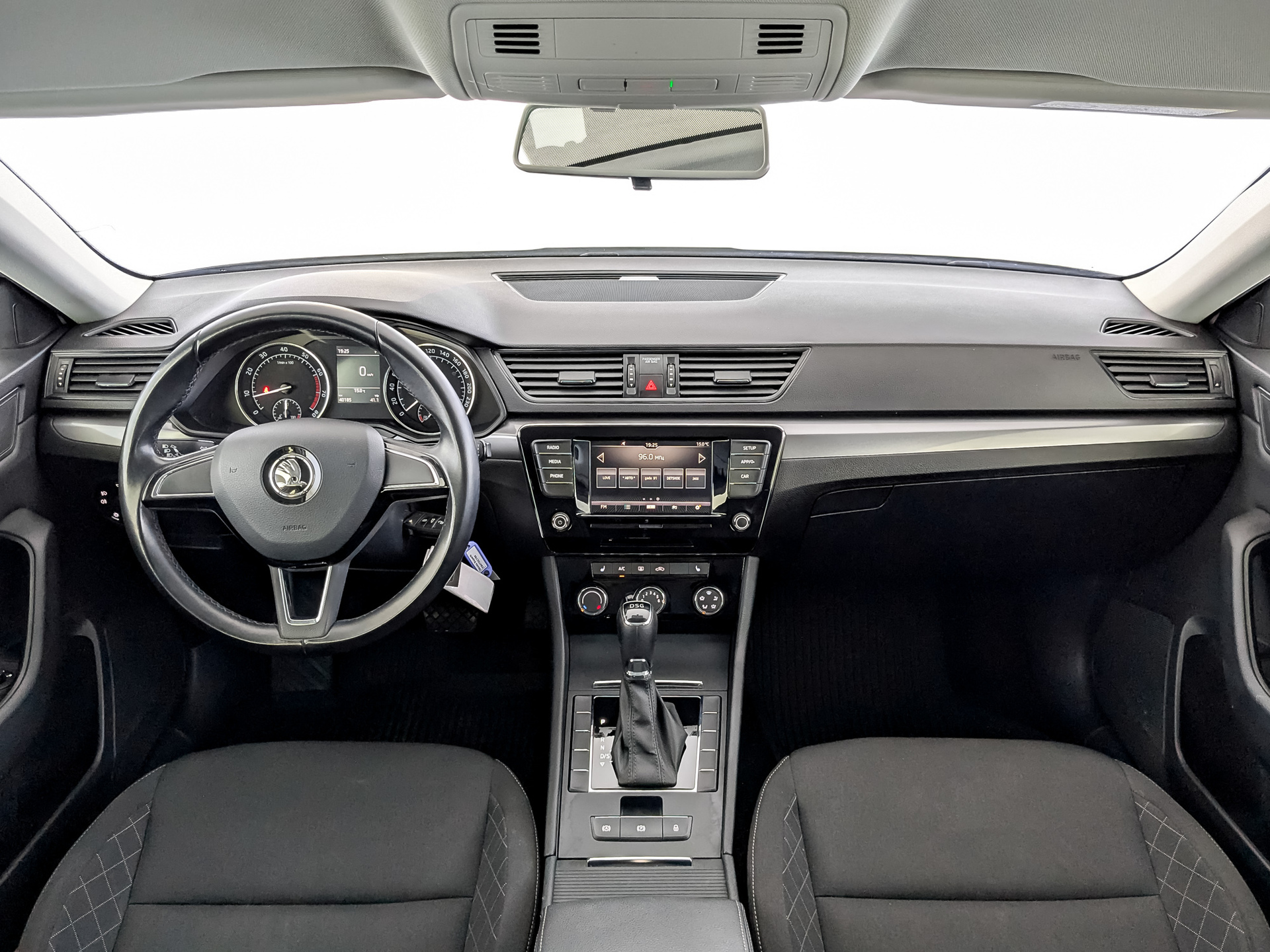 SKODA Superb 1.40 (150 л.с), автомат, 2019, пробег 40 183 км