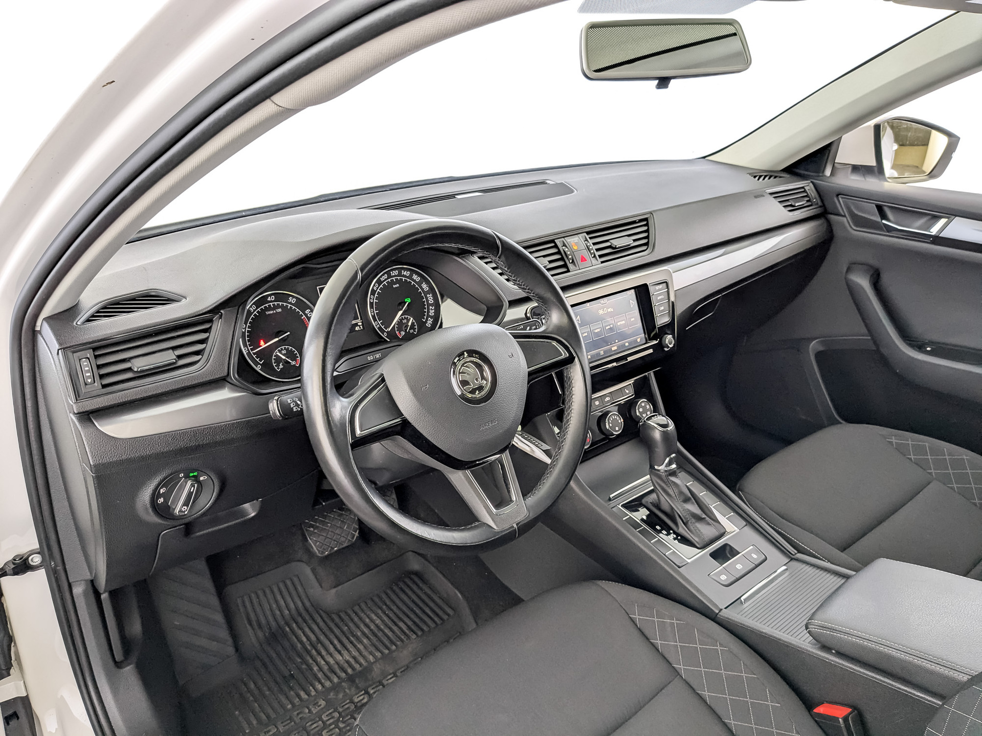 SKODA Superb 1.40 (150 л.с), автомат, 2019, пробег 40 183 км