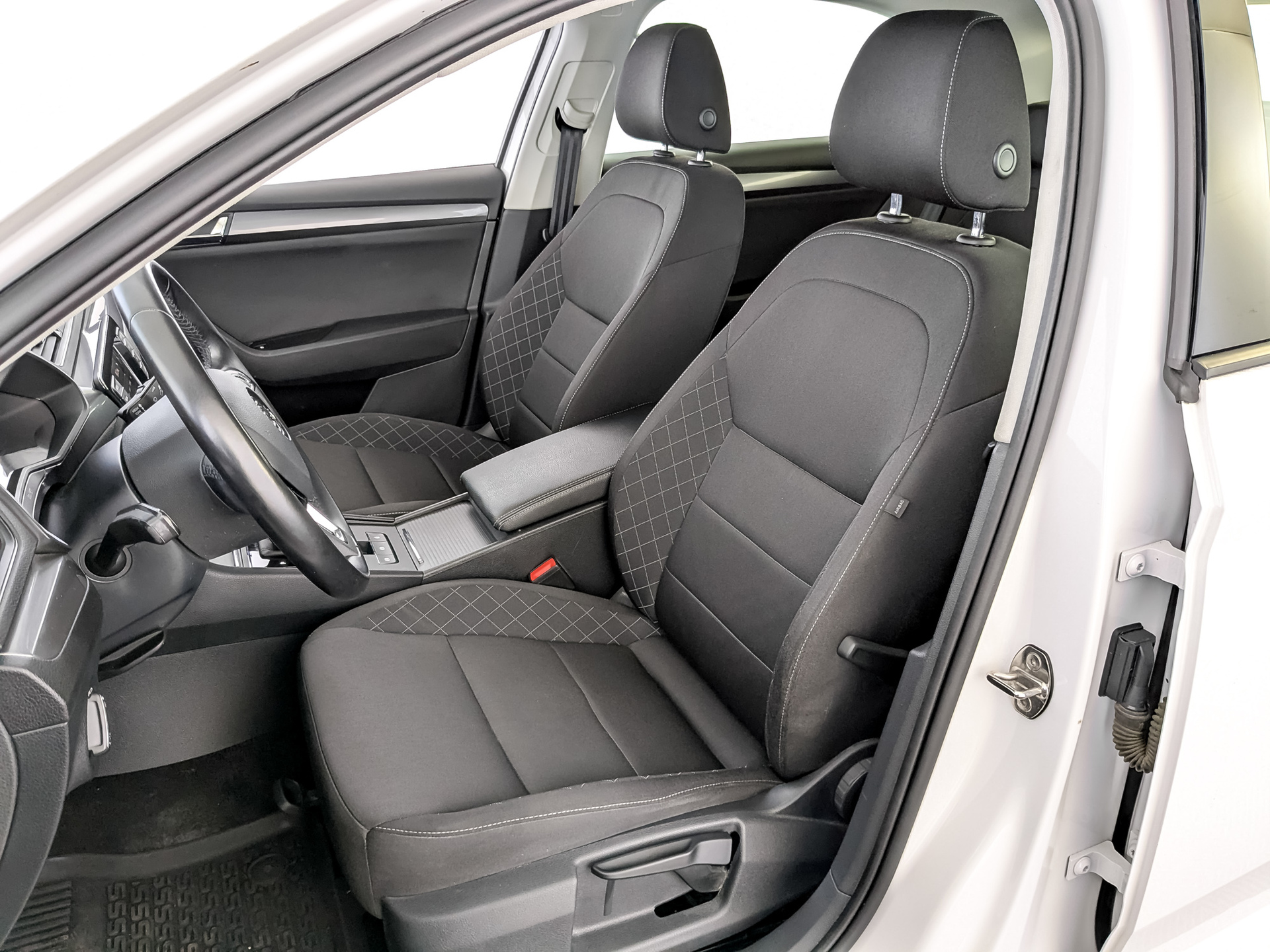 SKODA Superb 1.40 (150 л.с), автомат, 2019, пробег 40 183 км