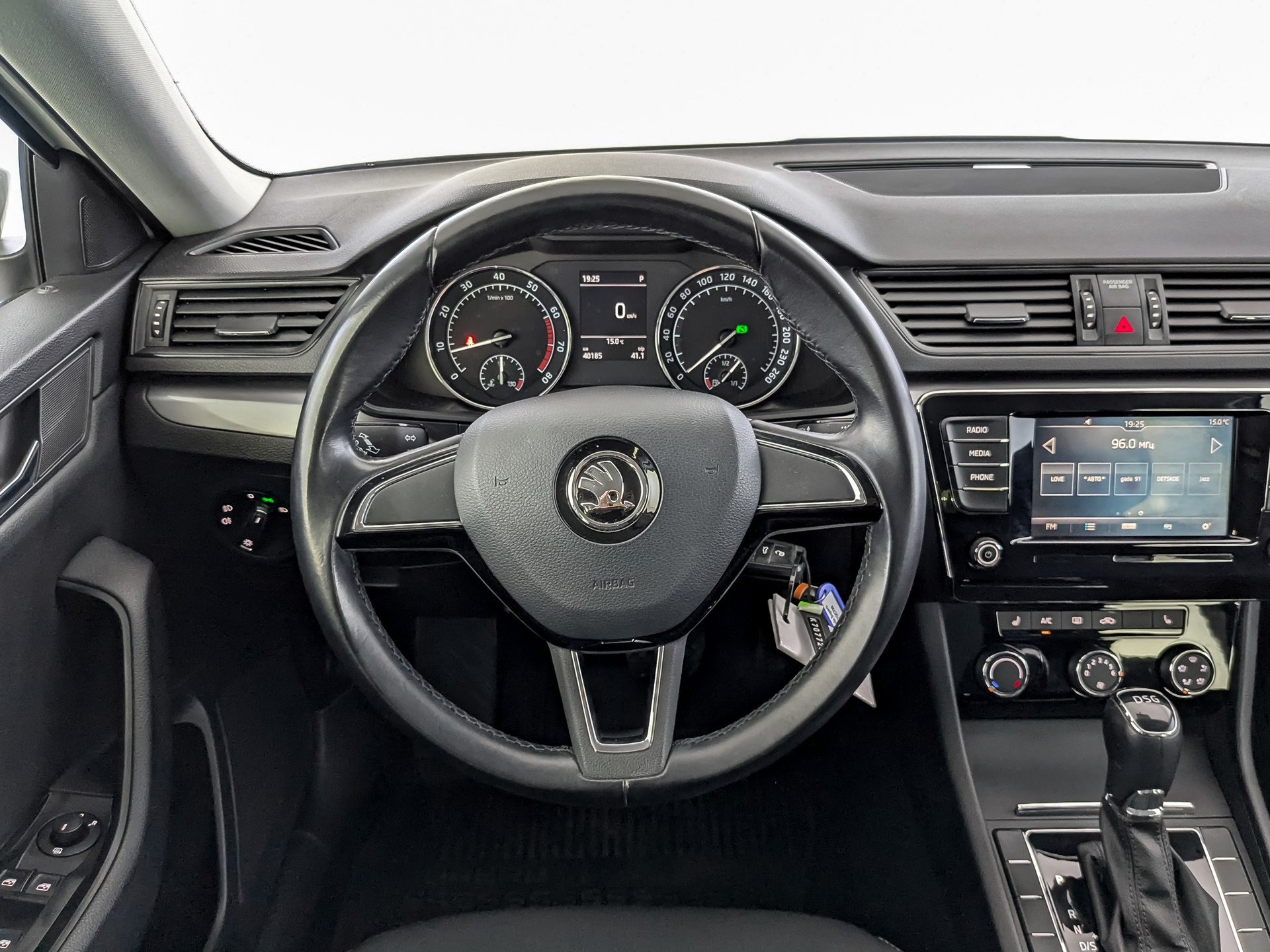 SKODA Superb 1.40 (150 л.с), автомат, 2019, пробег 40 183 км