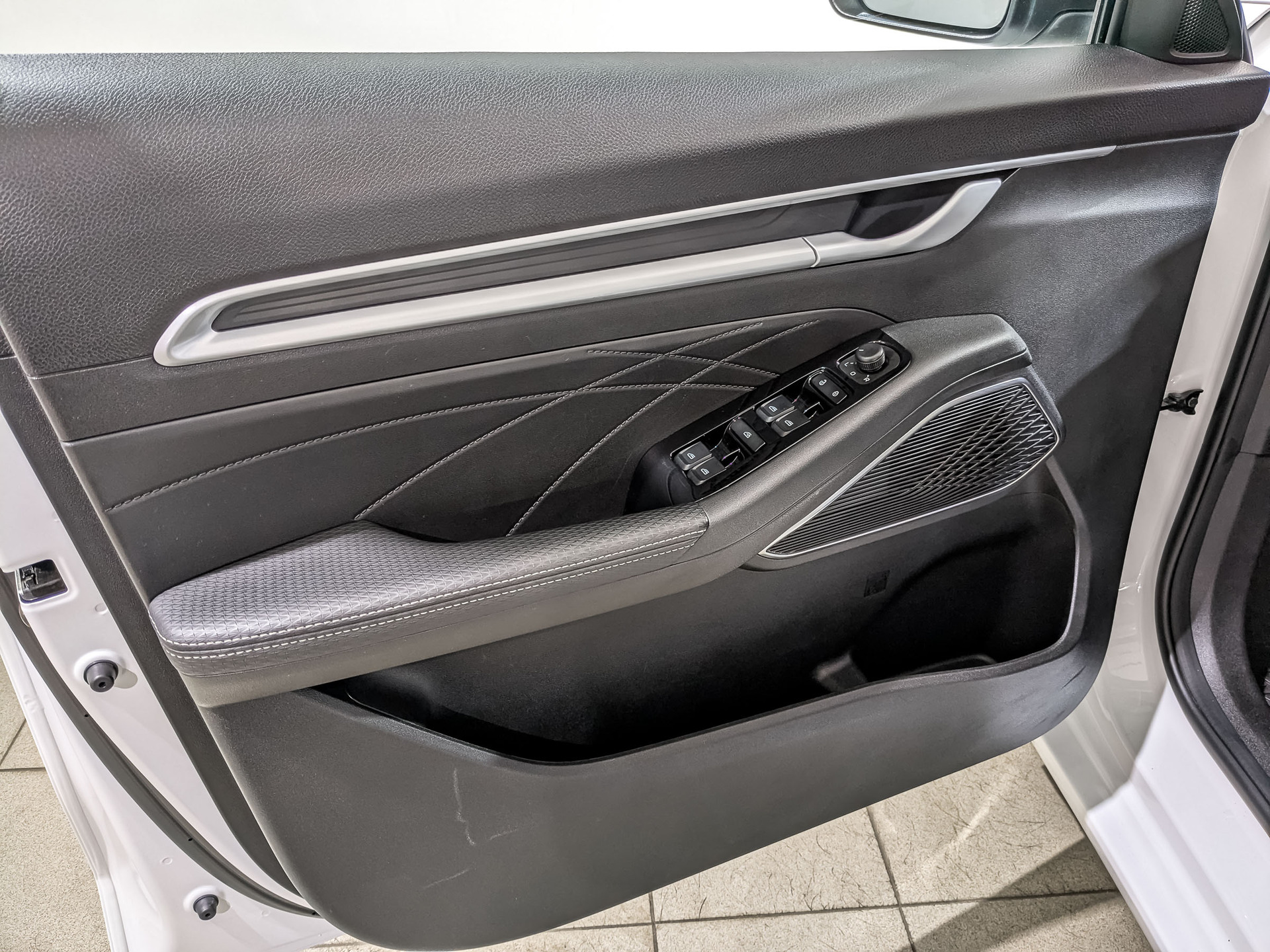 GEELY Emgrand 7 II 1.50 (122 л.с), автомат, 2024, пробег 43 608 км