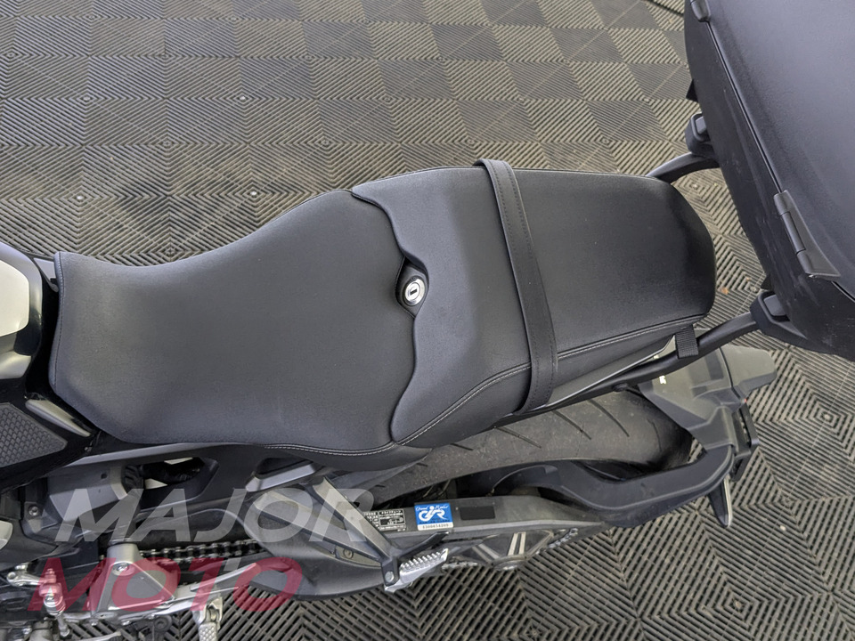 Honda CB 1000R - фото №9