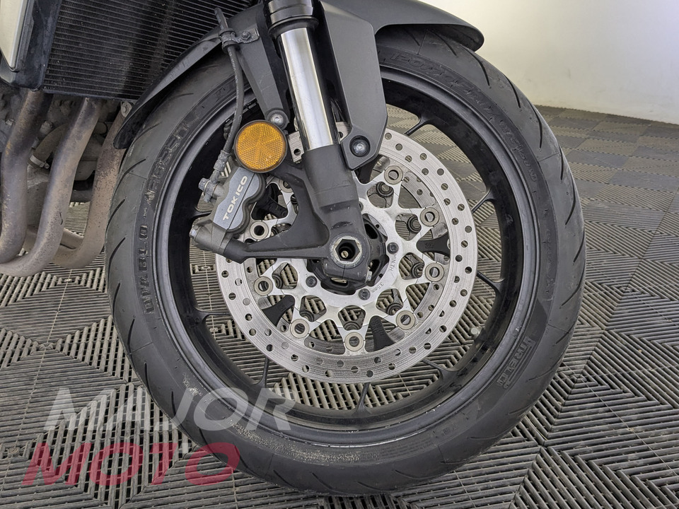 Honda CB 1000R - фото №12