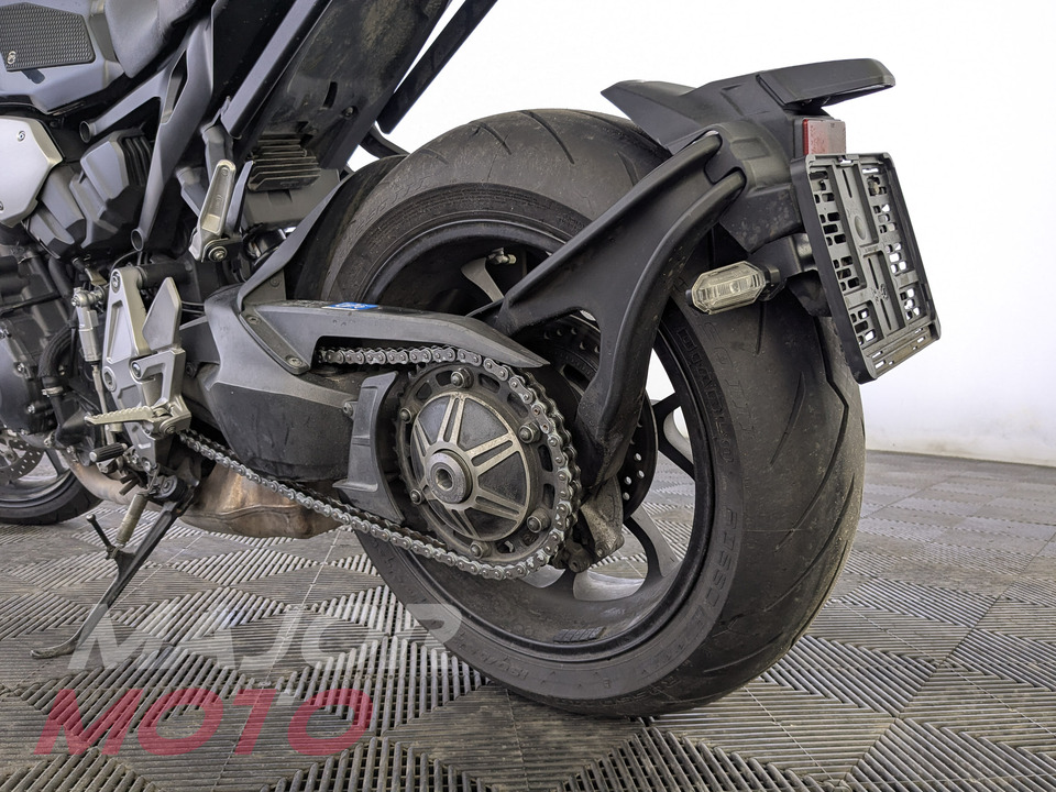 Honda CB 1000R - фото №13