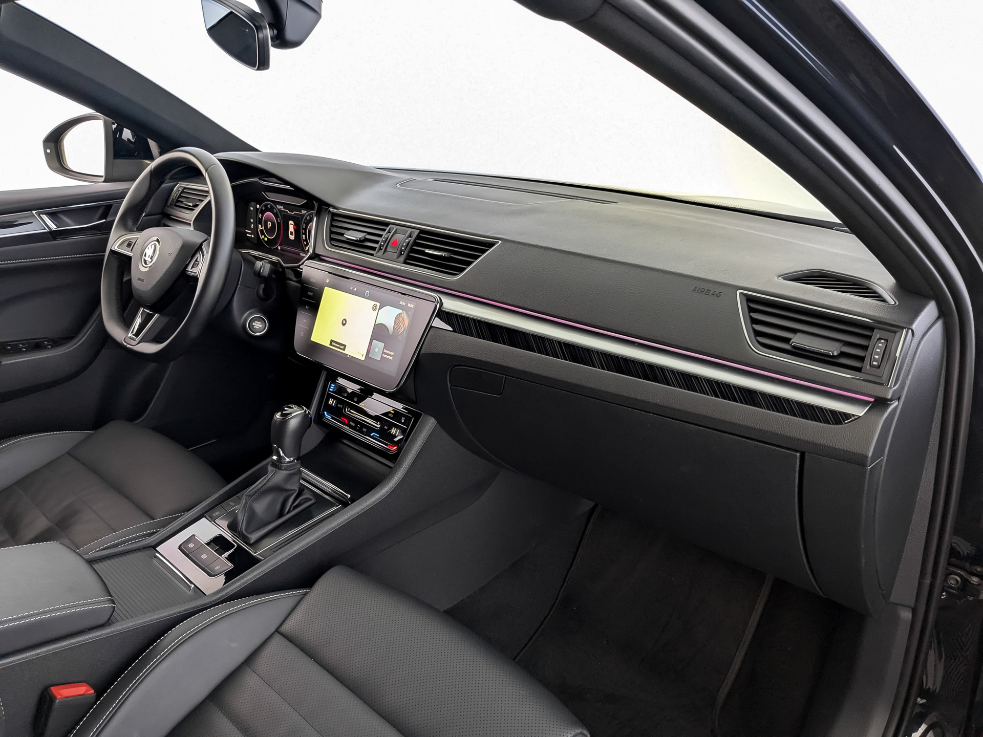 SKODA Superb 2.00 (186 л.с), автомат, 2024, пробег 82 225 км