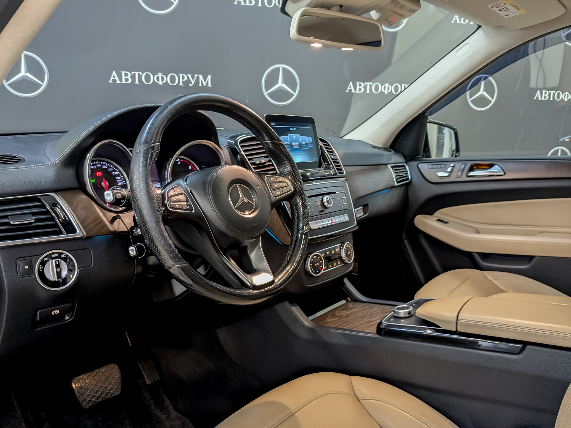 MERCEDES-BENZ GLS 3.00 (249 л.с), автомат, 2017, пробег 143 450 км