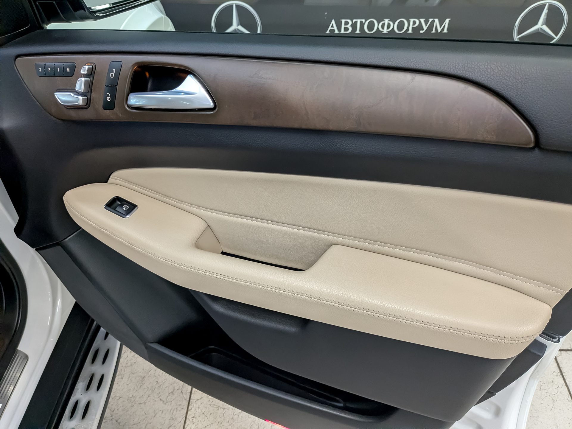 MERCEDES-BENZ GLS 3.00 (249 л.с), автомат, 2017, пробег 143 450 км