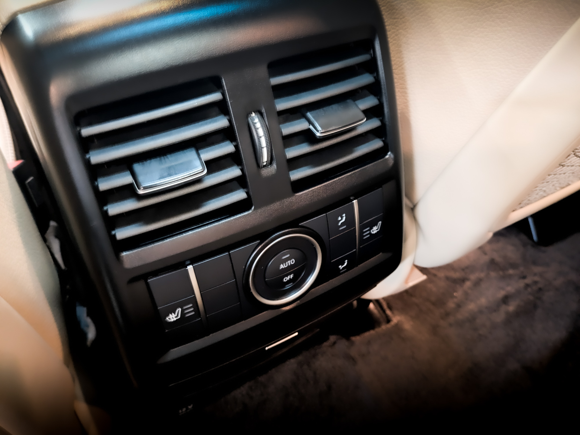 MERCEDES-BENZ GLS 3.00 (249 л.с), автомат, 2017, пробег 143 450 км