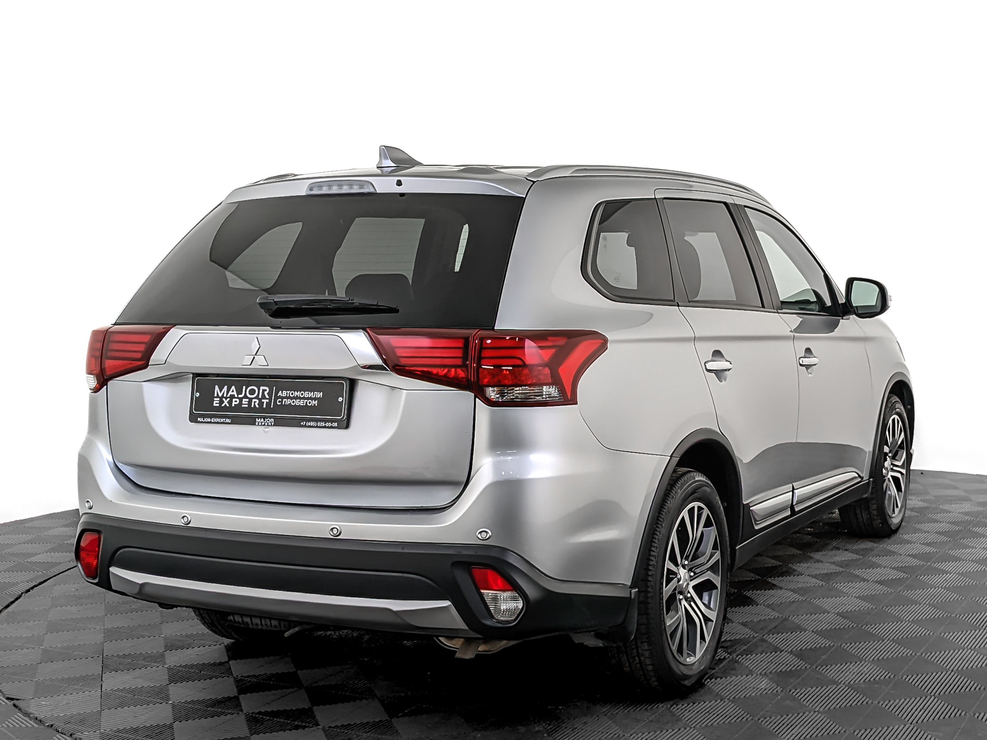 MITSUBISHI Outlander 2.40 (167 л.с), автомат, 2017, пробег 113 346 км