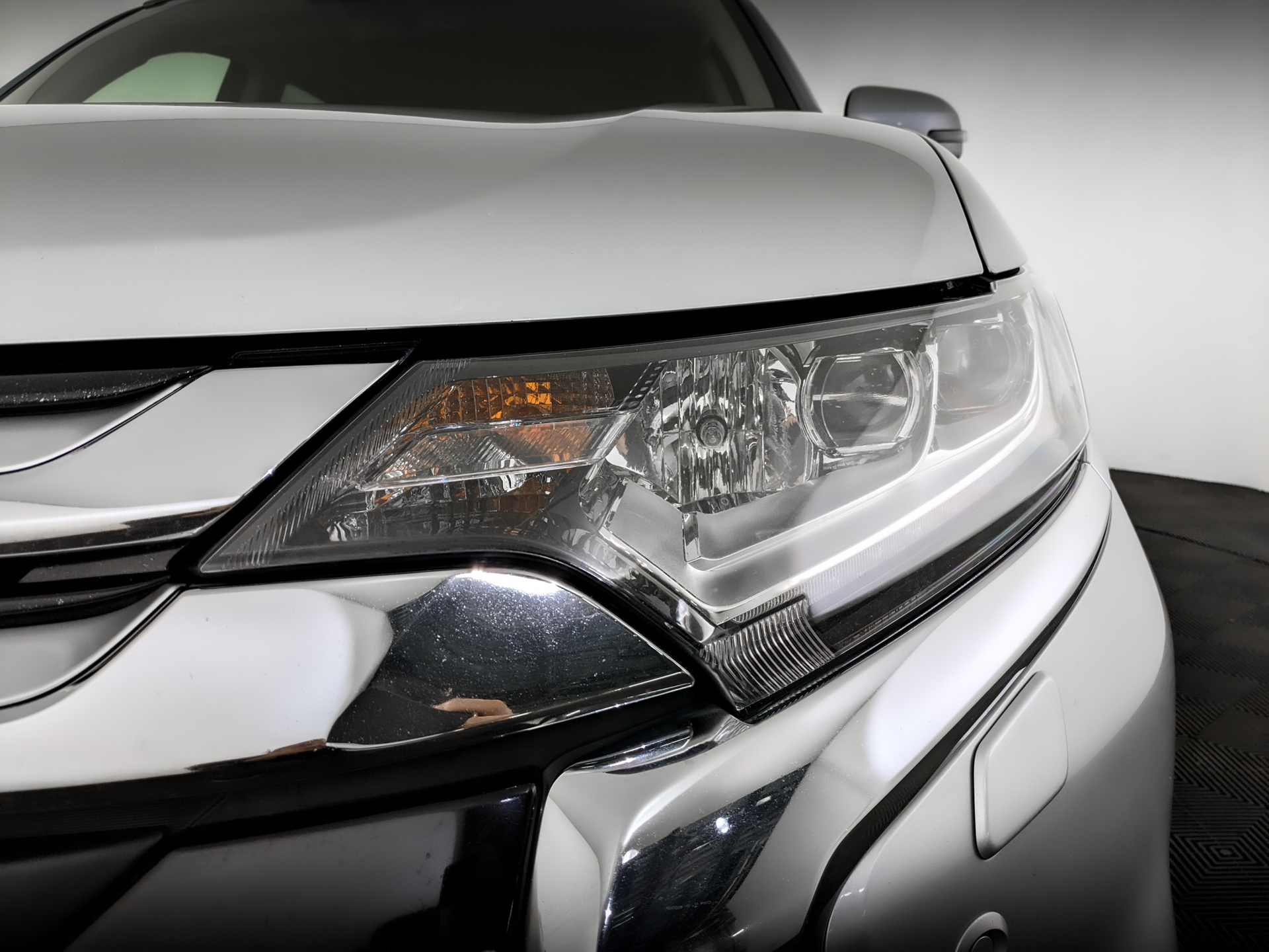 MITSUBISHI Outlander 2.40 (167 л.с), автомат, 2017, пробег 113 346 км