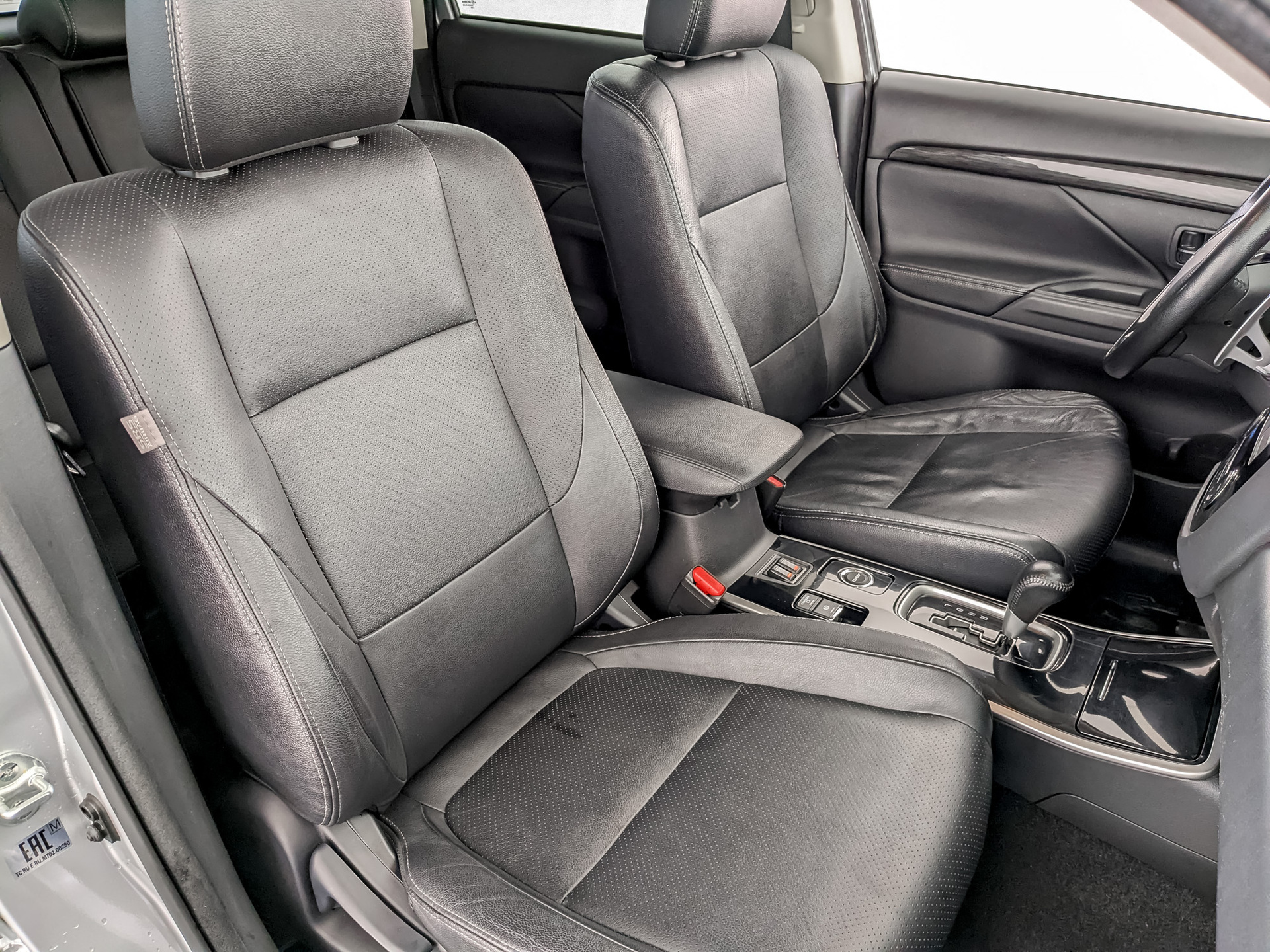 MITSUBISHI Outlander 2.40 (167 л.с), автомат, 2017, пробег 113 346 км