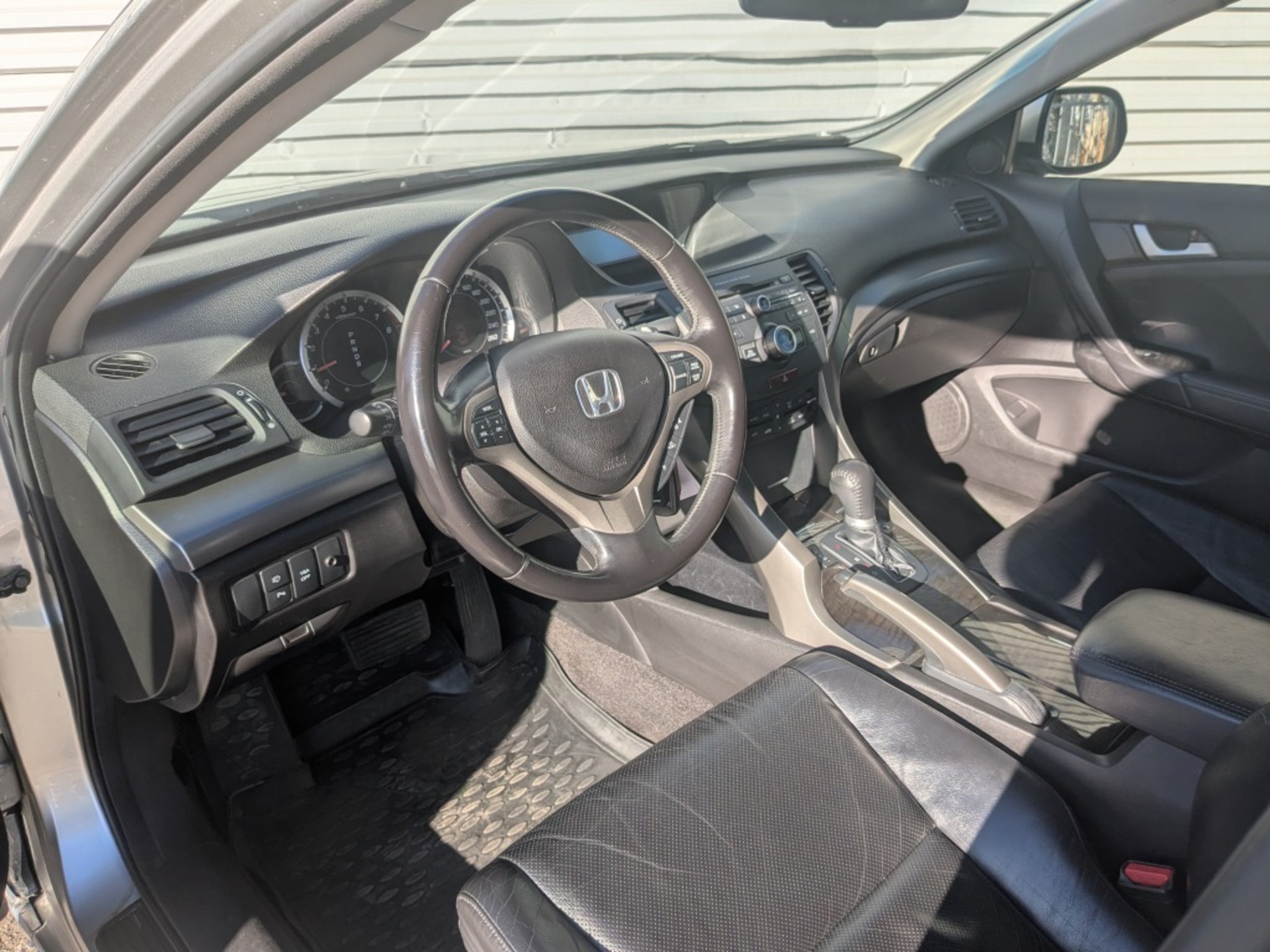 HONDA Accord 2.40 (201 л.с), автомат, 2008, пробег 160 897 км