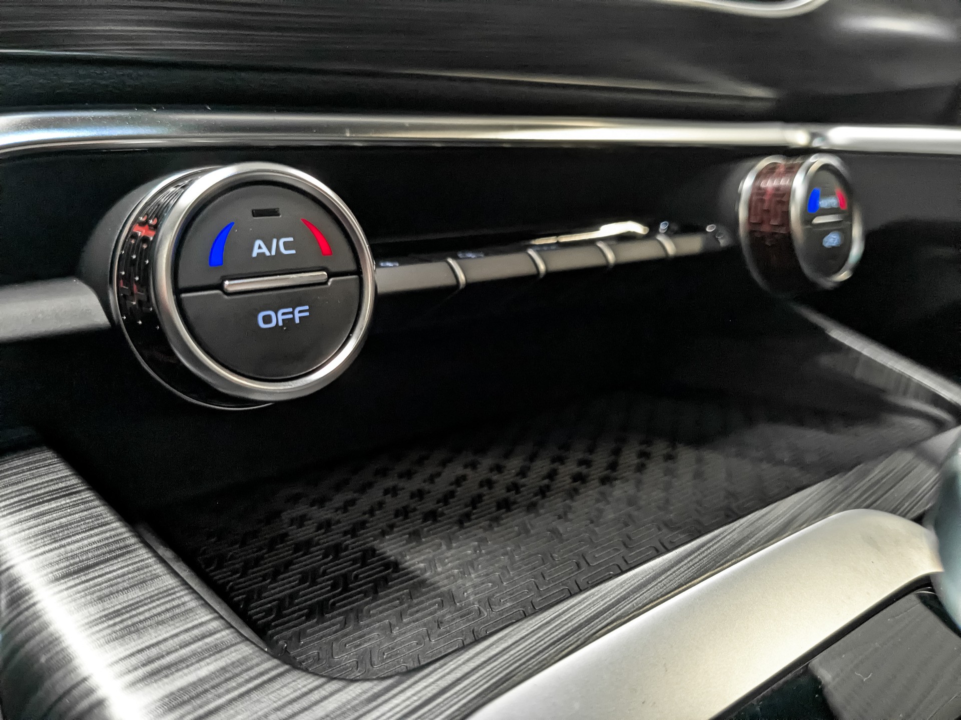 GEELY Tugella 2.00 (238 л.с), автомат, 2023, пробег 40 846 км