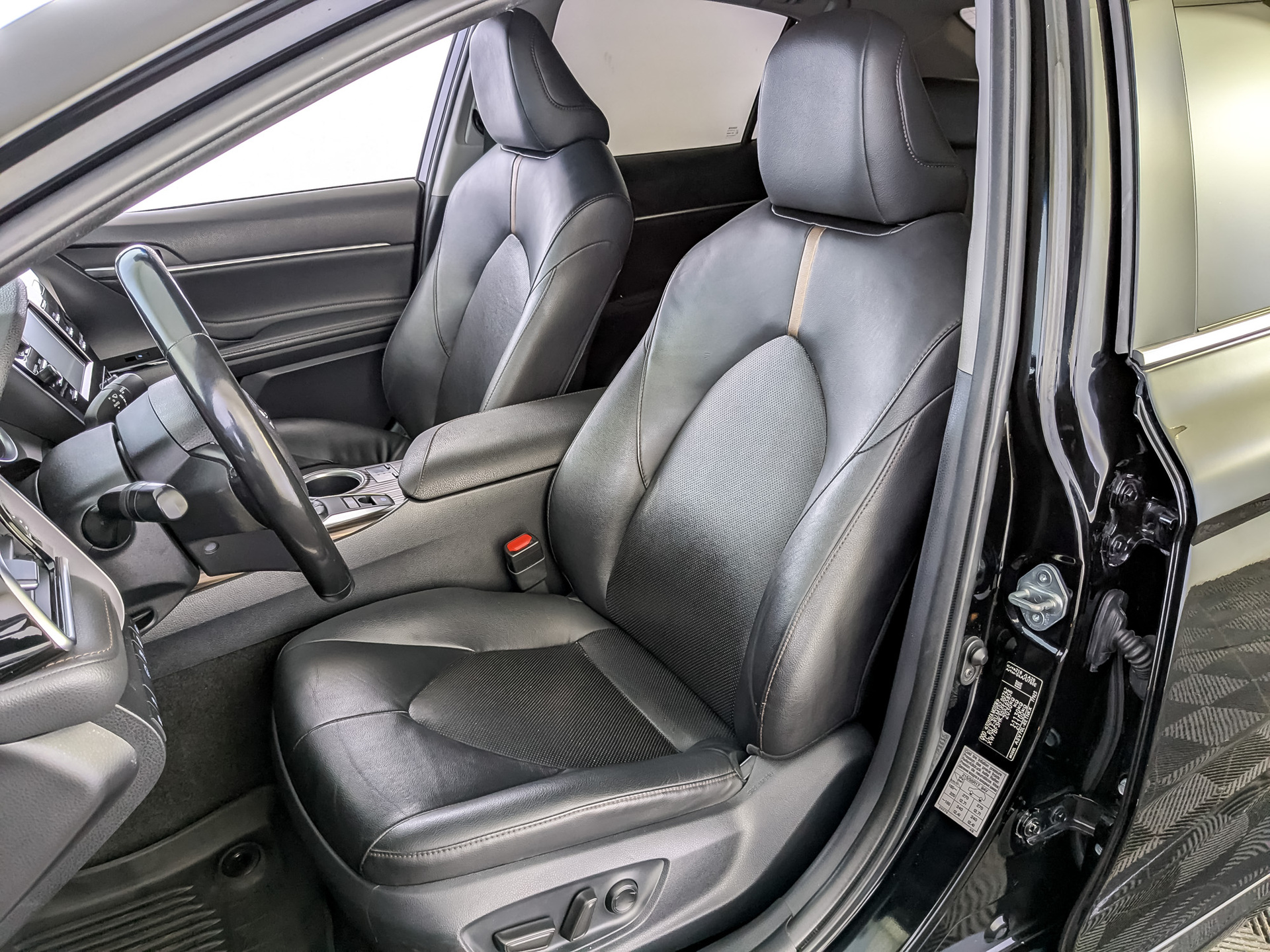 TOYOTA Camry 2.50 (181 л.с), автомат, 2020, пробег 119 766 км