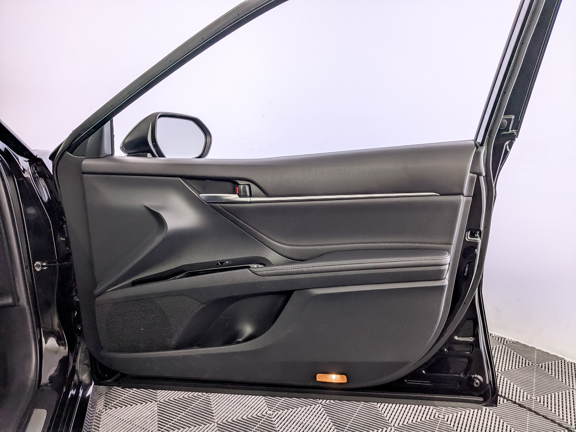 TOYOTA Camry 2.50 (181 л.с), автомат, 2020, пробег 119 766 км