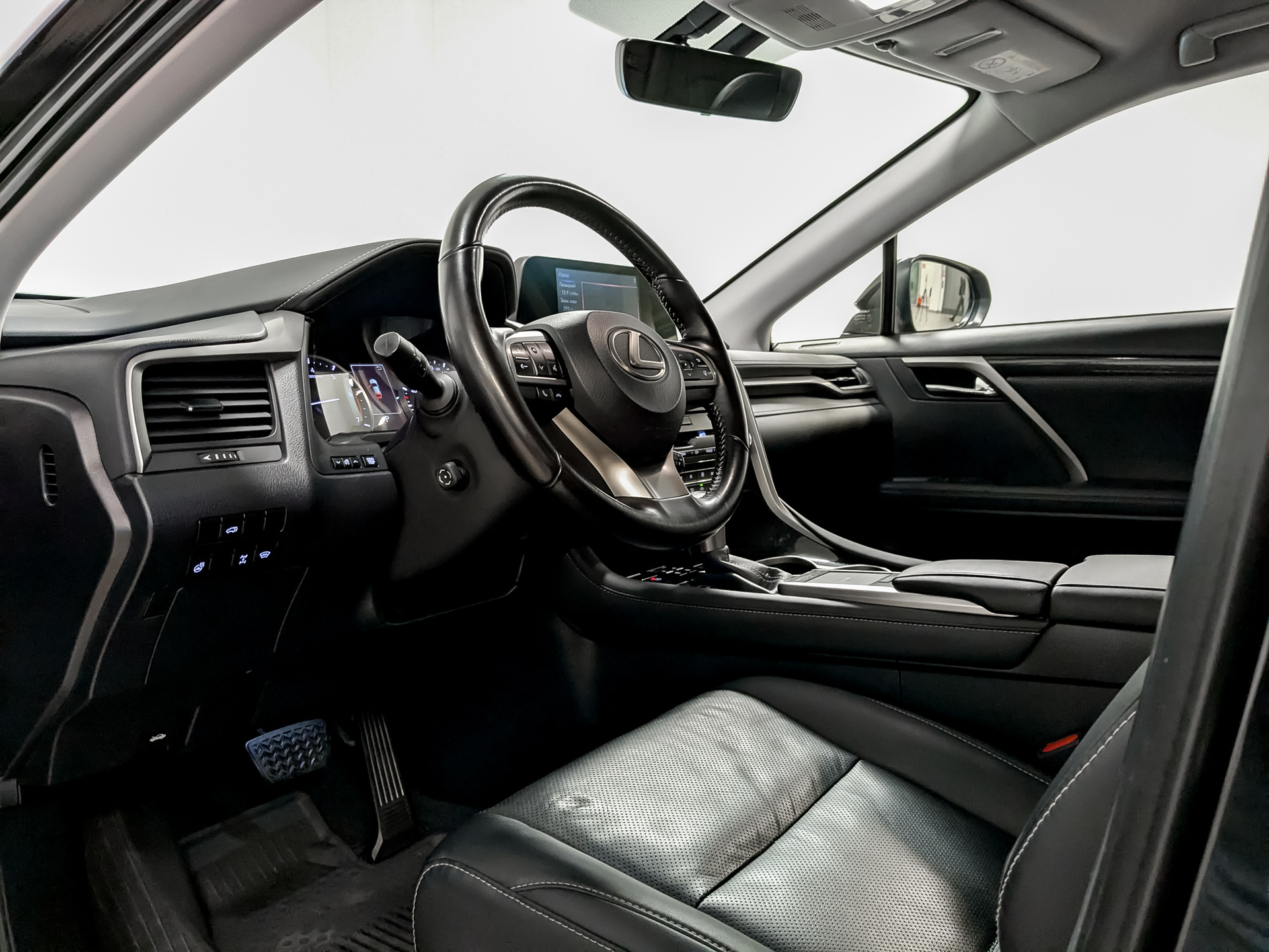 LEXUS RX 2.00 (238 л.с), автомат, 2020, пробег 112 398 км