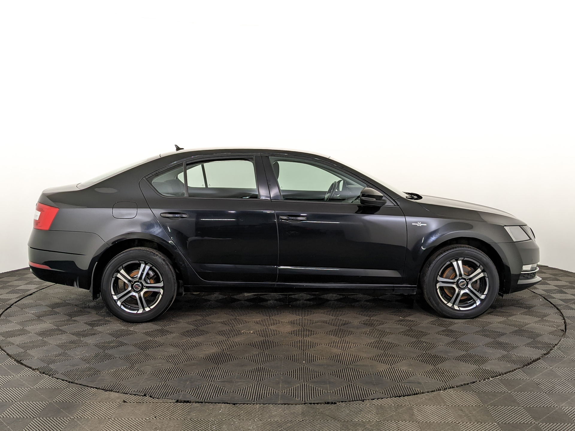SKODA Octavia 1.40 (150 л.с), автомат, 2018, пробег 140 525 км
